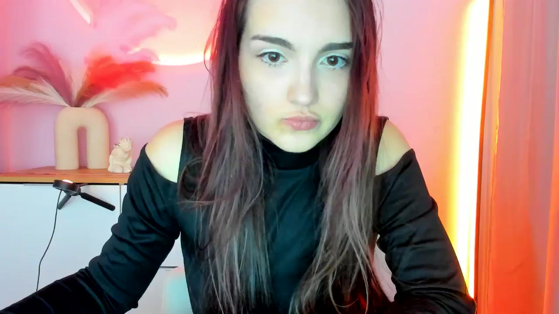 Gallery image thumbnail from JenyStone's myfreecams stream on, 03/12/2025, 11:50 image 6 of 20