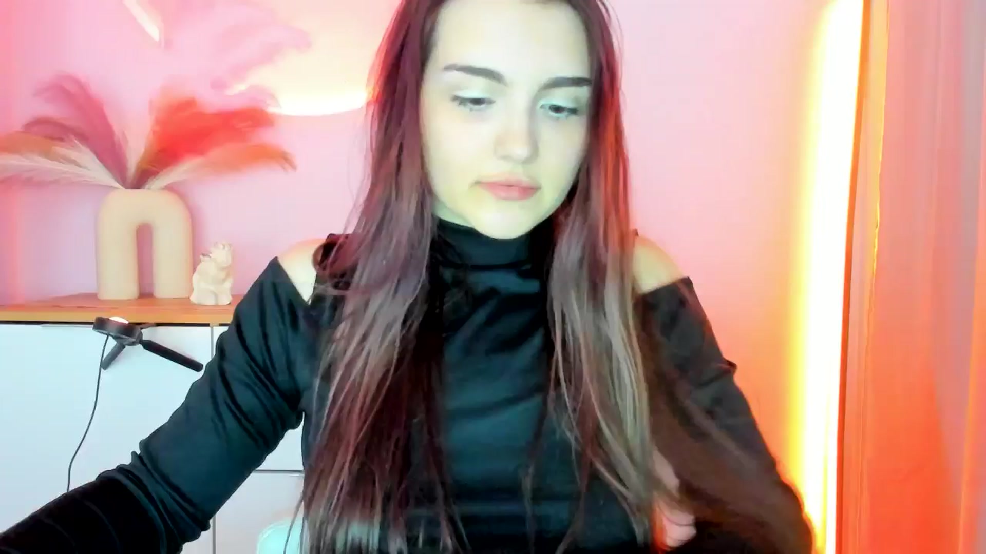 Gallery image thumbnail from JenyStone's myfreecams stream on, 03/12/2025, 11:50 image 1 of 20