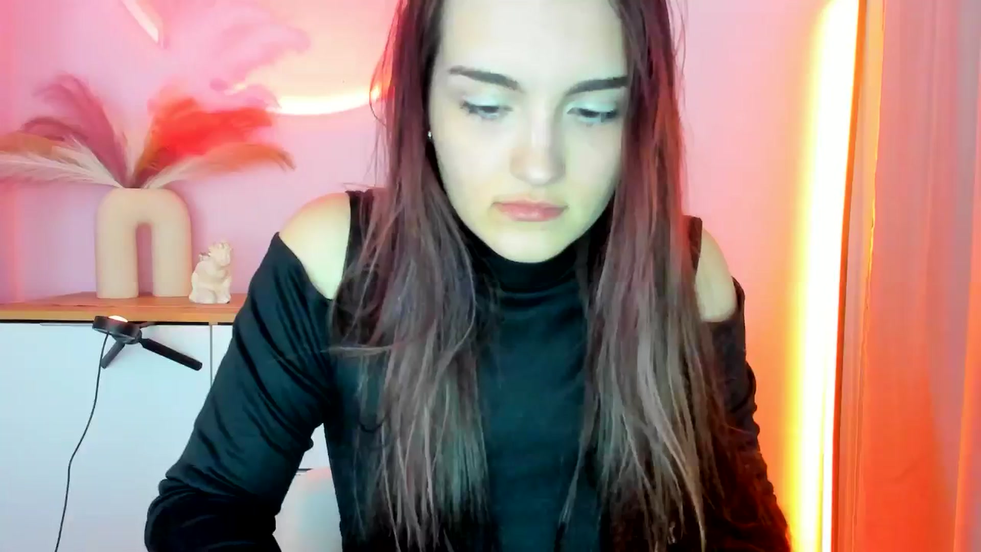 Gallery image thumbnail from JenyStone's myfreecams stream on, 03/12/2025, 11:50 image 7 of 20
