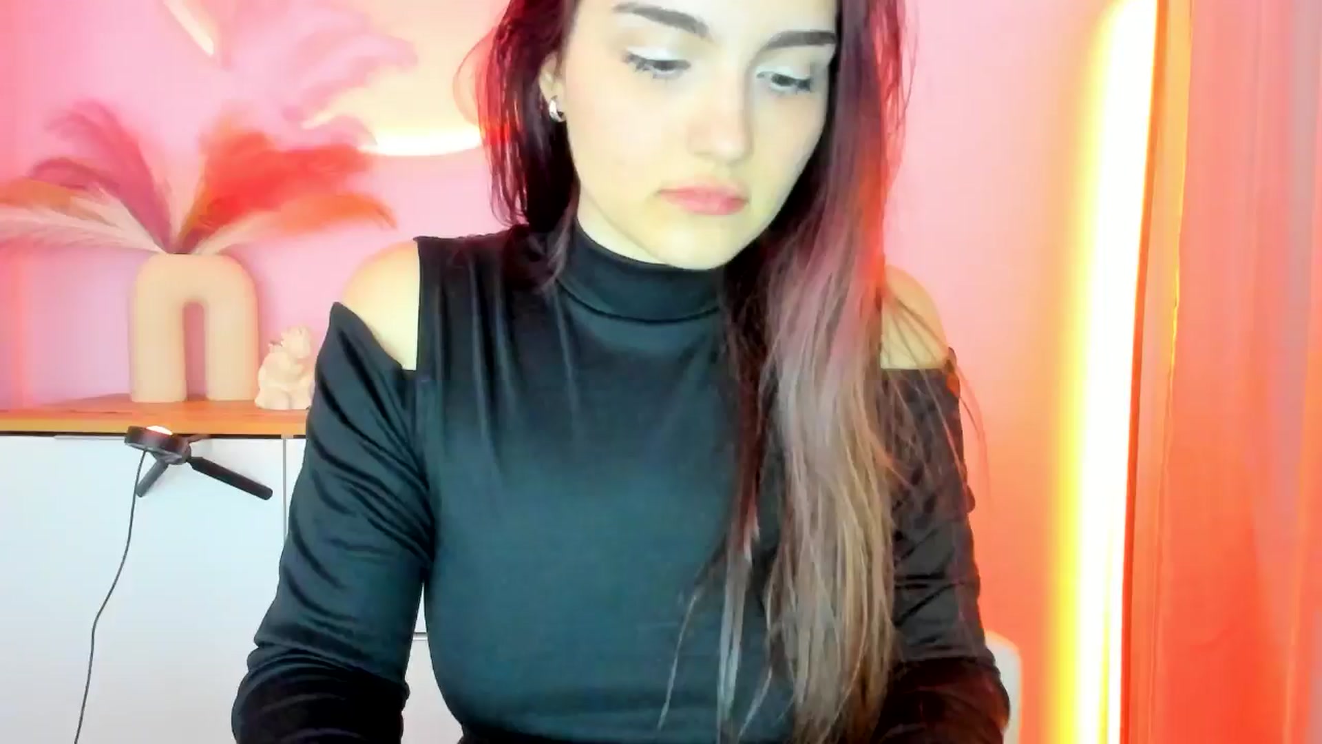 Gallery image thumbnail from JenyStone's myfreecams stream on, 03/12/2025, 11:50 image 10 of 20