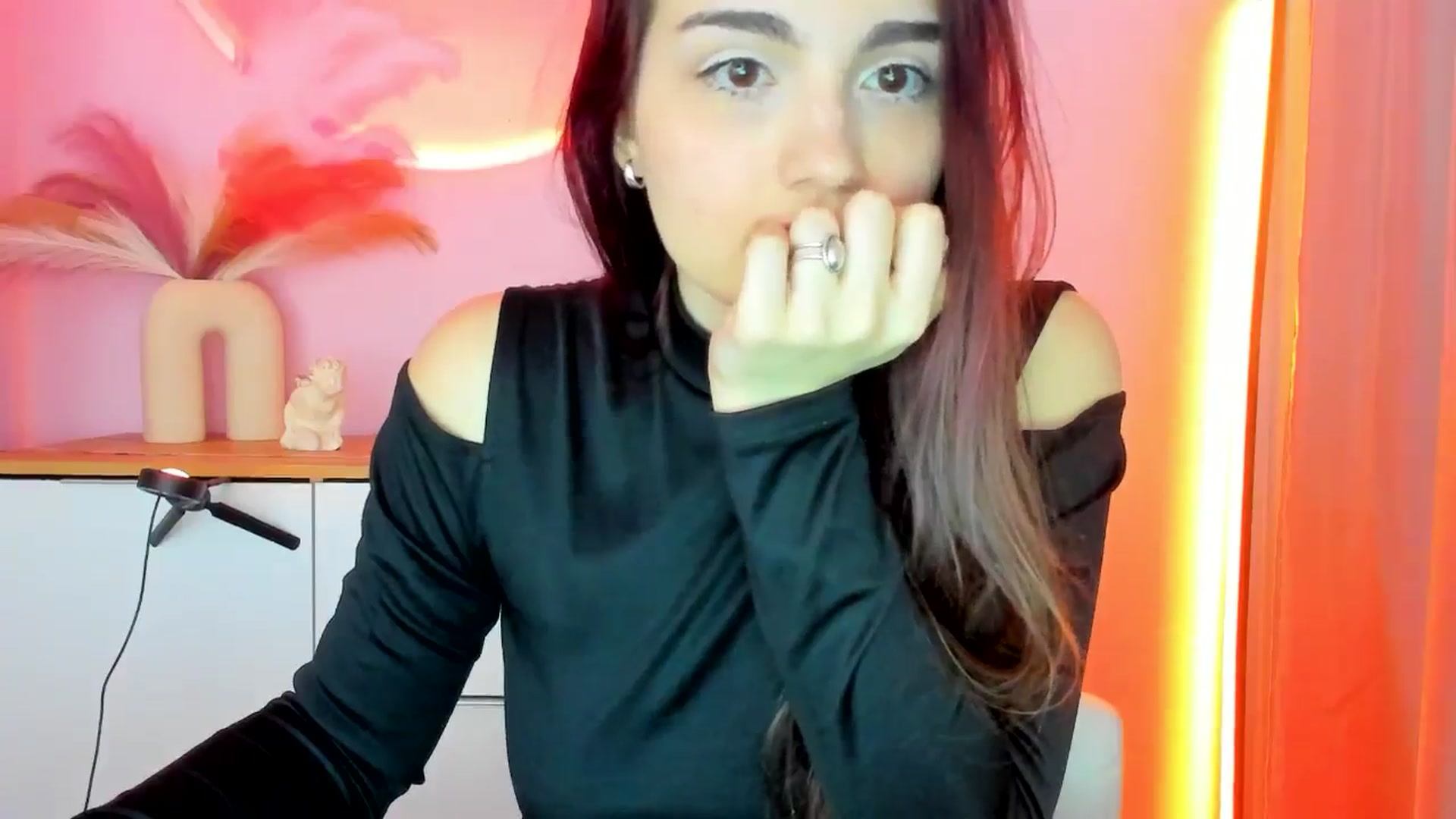 Gallery image thumbnail from JenyStone's myfreecams stream on, 03/12/2025, 11:50 image 15 of 20