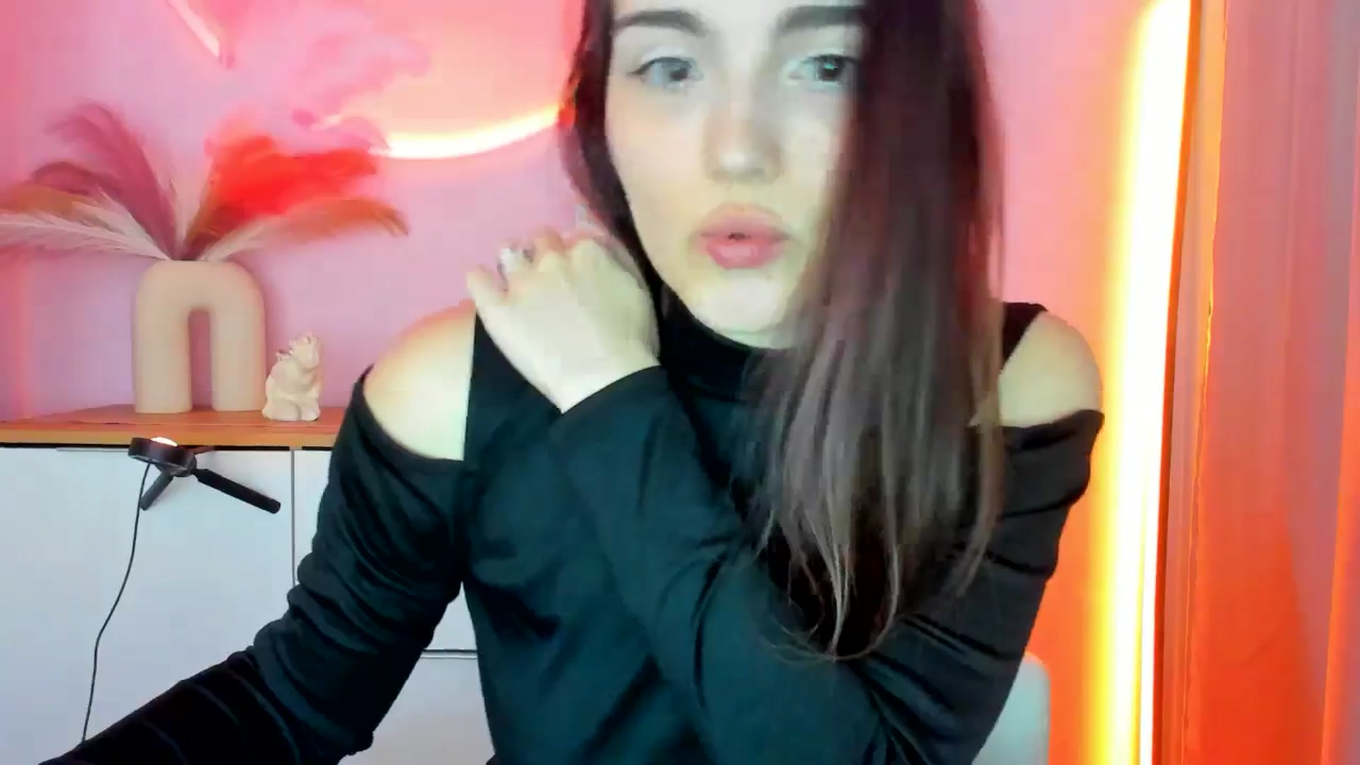 Gallery image thumbnail from JenyStone's myfreecams stream on, 03/12/2025, 11:50 image 12 of 20