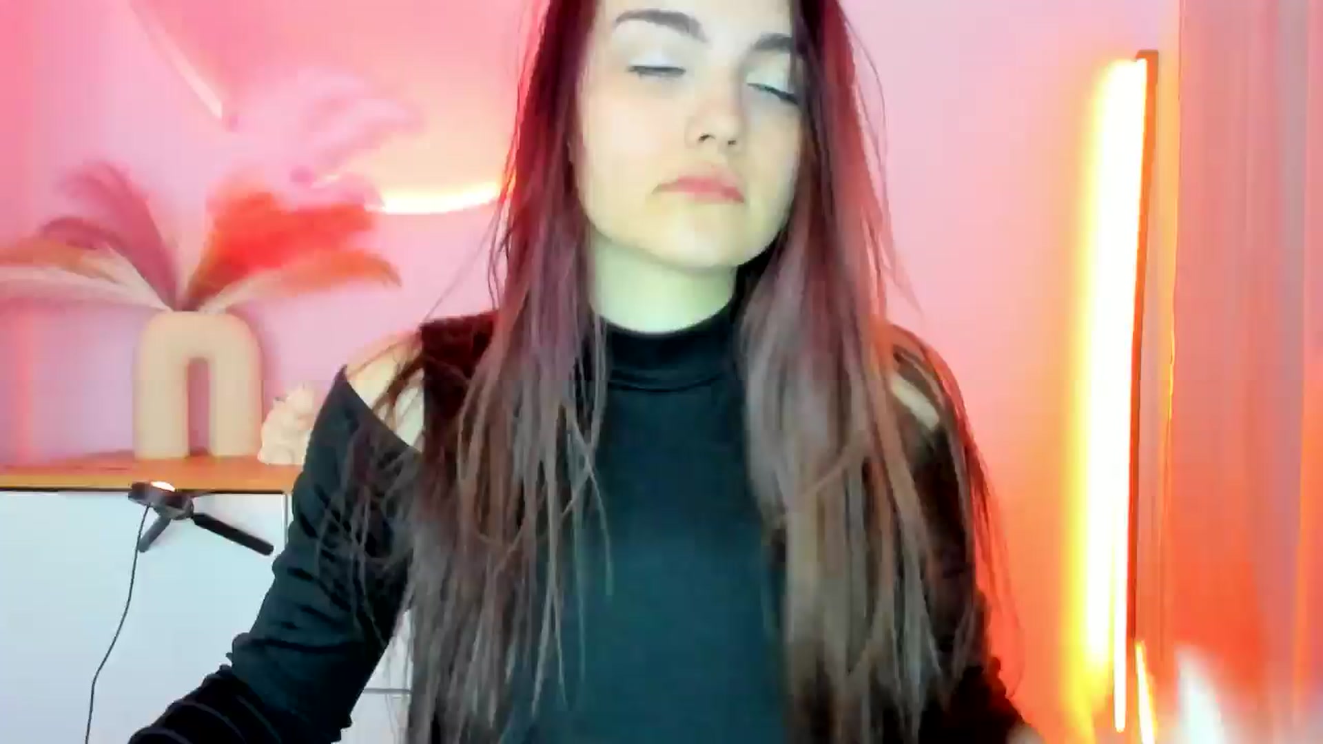 Gallery image thumbnail from JenyStone's myfreecams stream on, 03/12/2025, 11:50 image 17 of 20