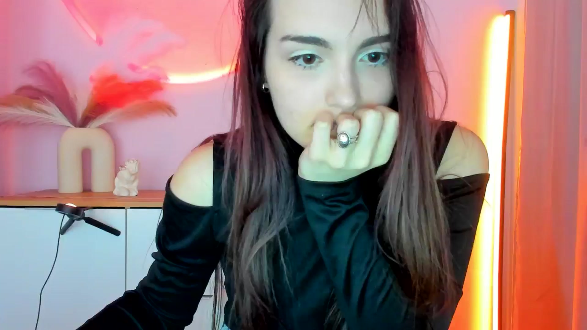 Gallery image thumbnail from JenyStone's myfreecams stream on, 03/12/2025, 12:55 image 11 of 20
