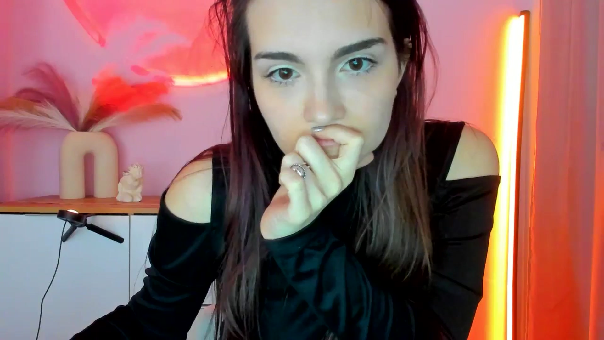 Gallery image thumbnail from JenyStone's myfreecams stream on, 03/12/2025, 12:55 image 16 of 20