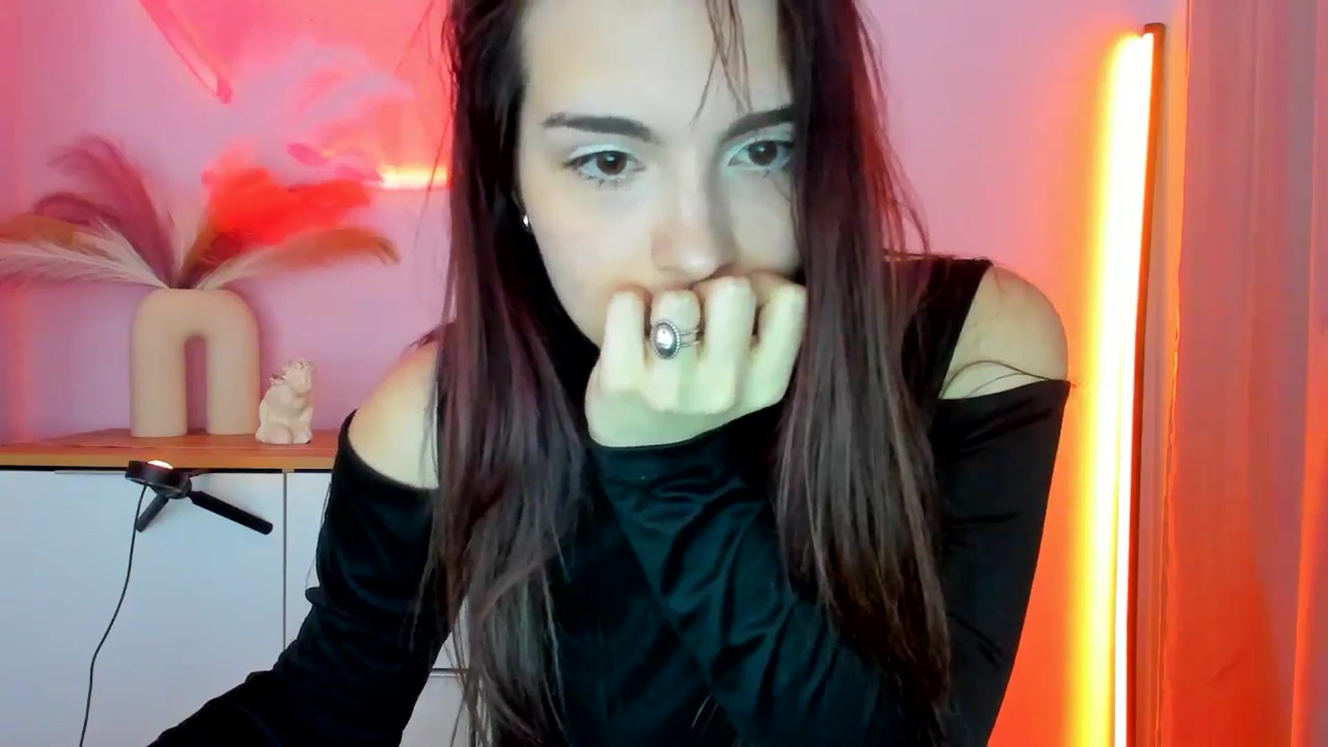 Gallery image thumbnail from JenyStone's myfreecams stream on, 03/12/2025, 12:55 image 10 of 20