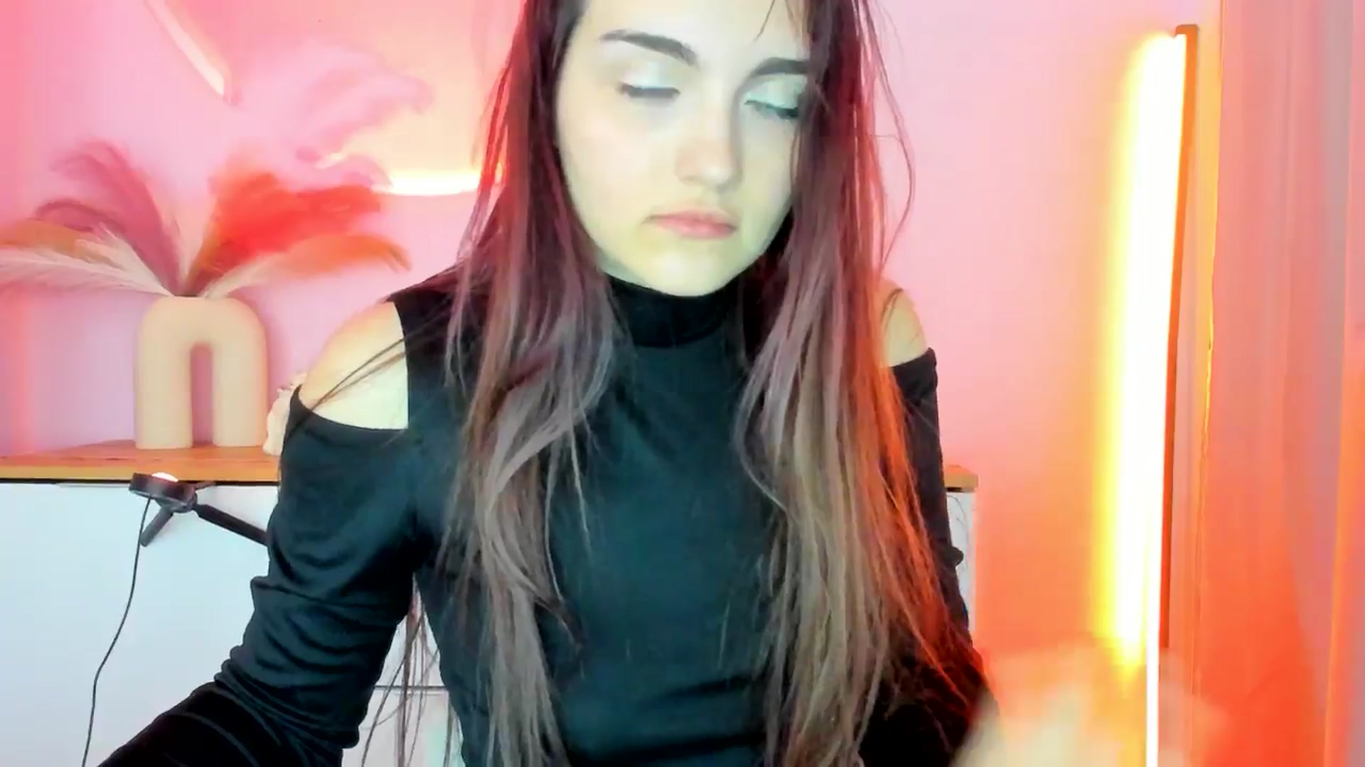 Gallery image thumbnail from JenyStone's myfreecams stream on, 03/12/2025, 12:55 image 6 of 20