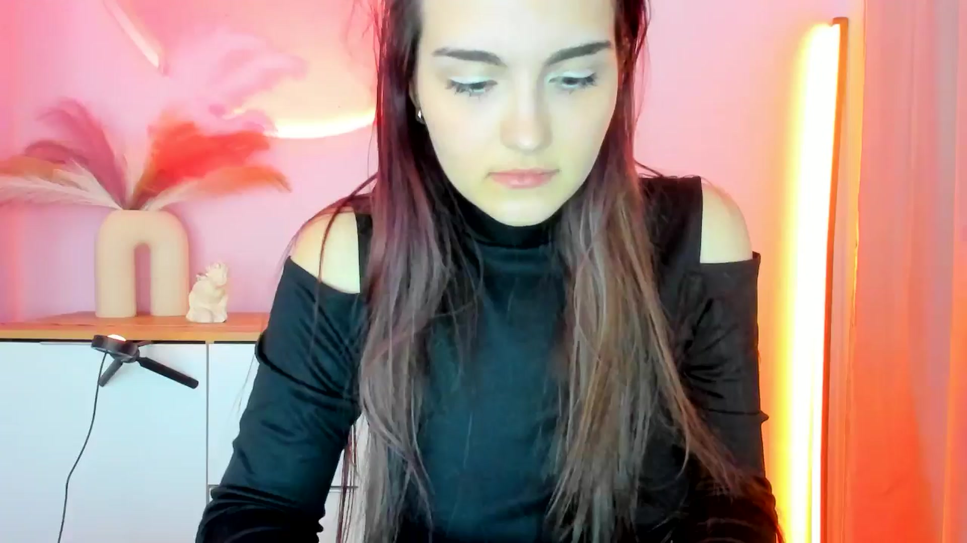 Gallery image thumbnail from JenyStone's myfreecams stream on, 03/12/2025, 12:55 image 14 of 20