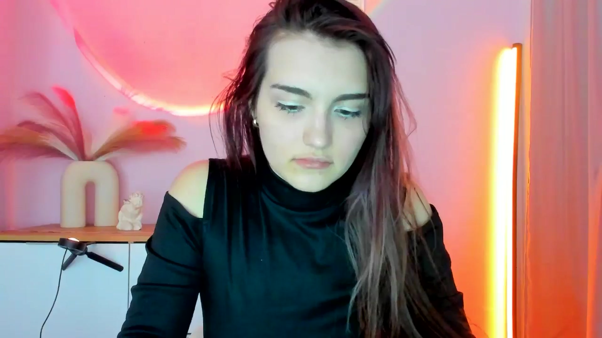 Gallery image thumbnail from JenyStone's myfreecams stream on, 03/12/2025, 14:13 image 15 of 20