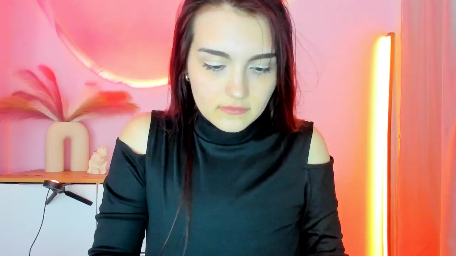 Gallery image thumbnail from JenyStone's myfreecams stream on, 03/12/2025, 14:13 image 18 of 20
