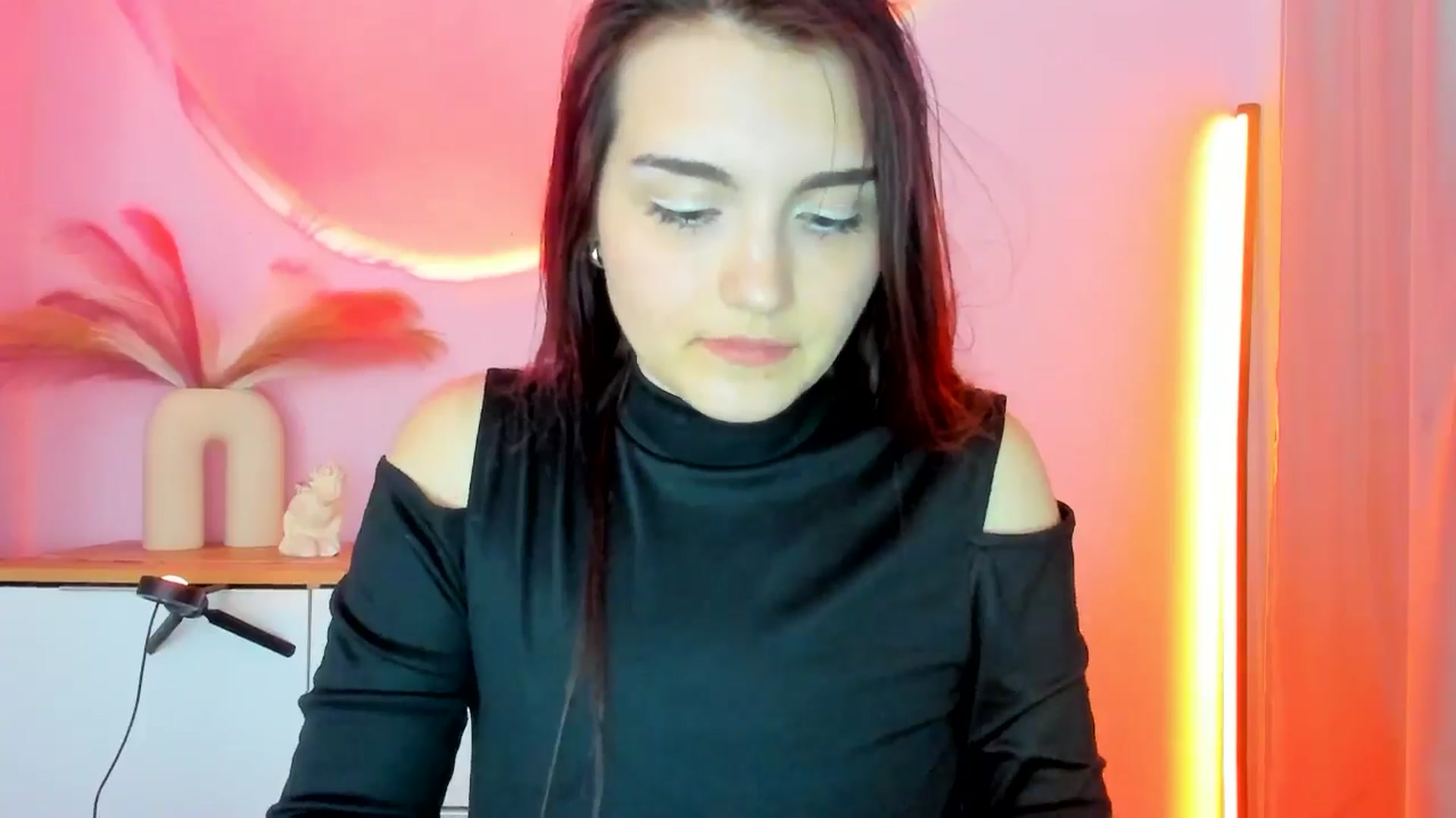 Gallery image thumbnail from JenyStone's myfreecams stream on, 03/12/2025, 14:13 image 19 of 20