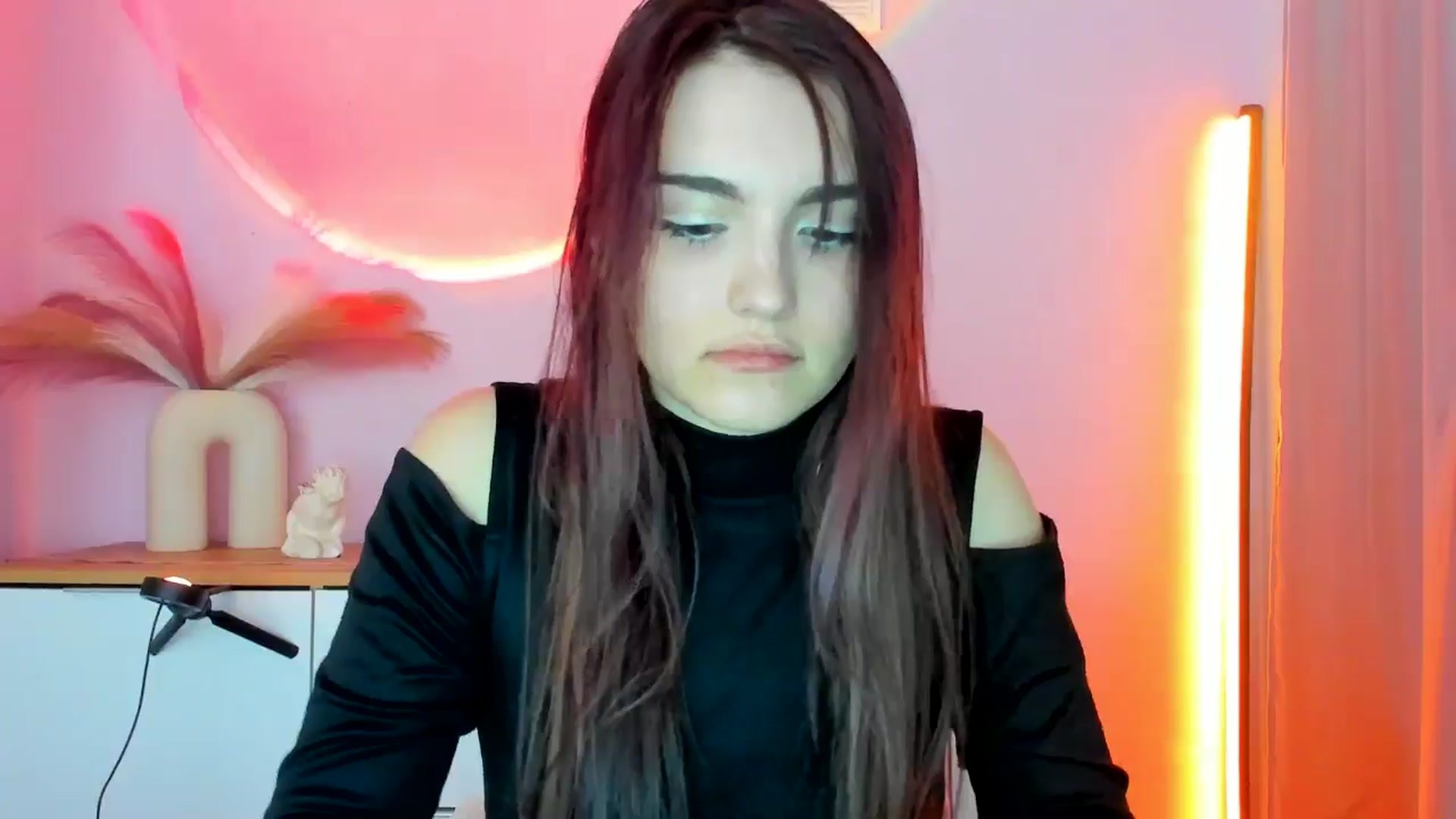 Gallery image thumbnail from JenyStone's myfreecams stream on, 03/12/2025, 14:13 image 2 of 20