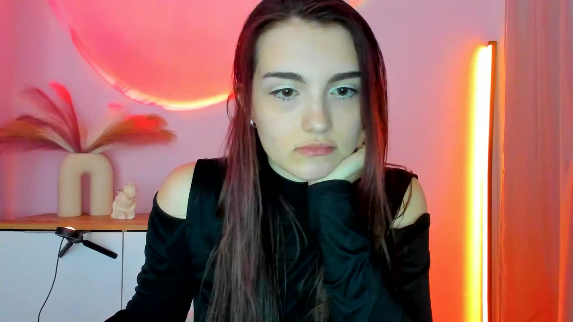 Gallery image thumbnail from JenyStone's myfreecams stream on, 03/12/2025, 14:13 image 5 of 20