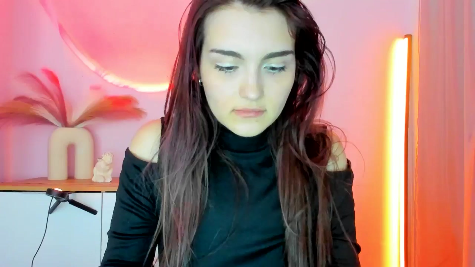Gallery image thumbnail from JenyStone's myfreecams stream on, 03/12/2025, 14:13 image 7 of 20