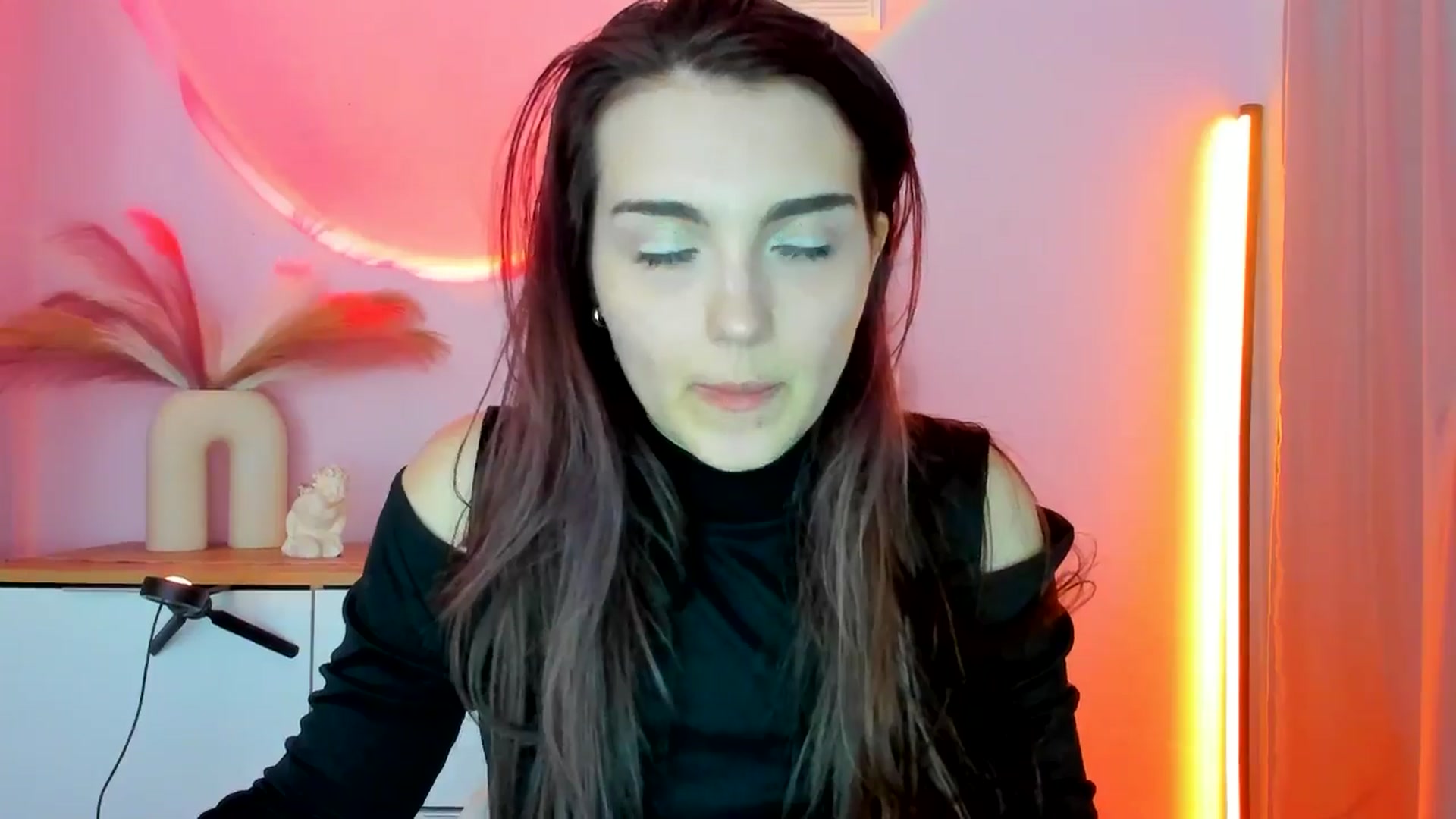 Gallery image thumbnail from JenyStone's myfreecams stream on, 03/12/2025, 14:13 image 11 of 20