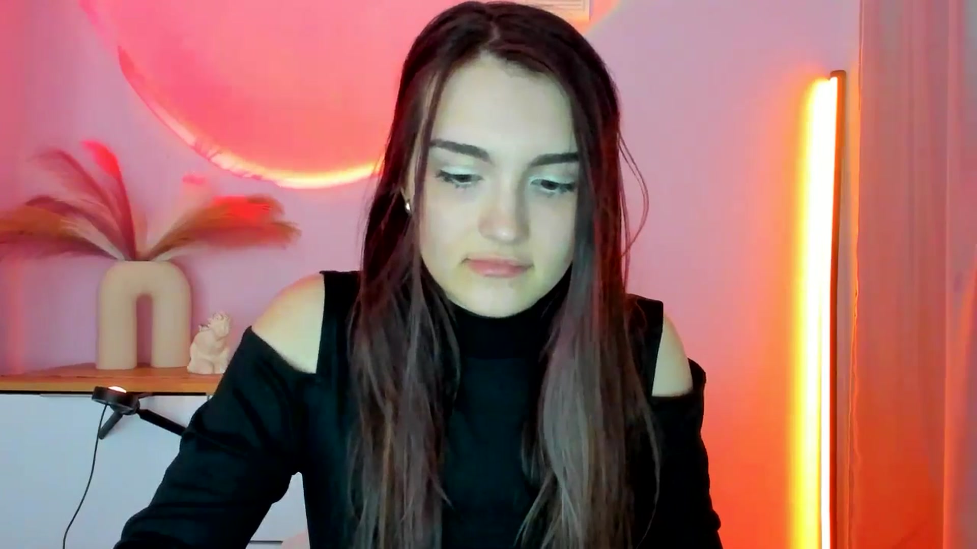 Gallery image thumbnail from JenyStone's myfreecams stream on, 03/12/2025, 14:39 image 16 of 20