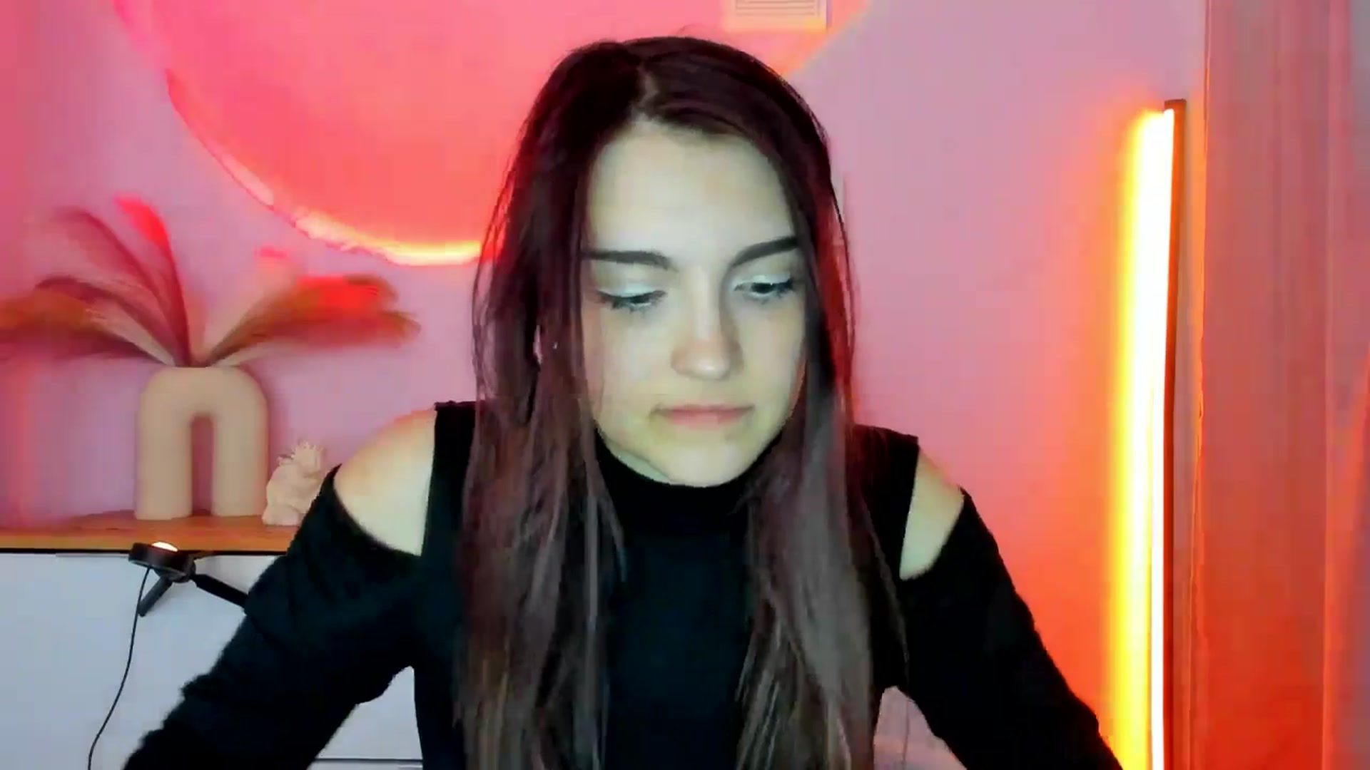 Gallery image thumbnail from JenyStone's myfreecams stream on, 03/12/2025, 14:39 image 2 of 20