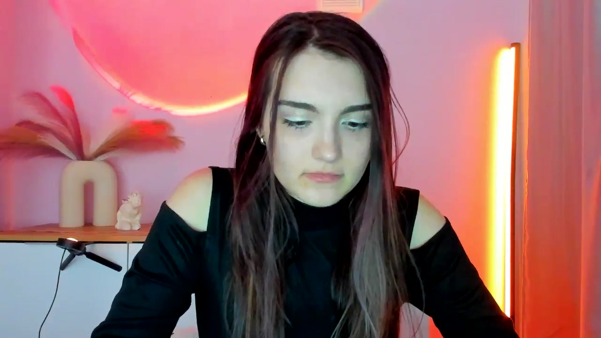Gallery image thumbnail from JenyStone's myfreecams stream on, 03/12/2025, 14:39 image 20 of 20