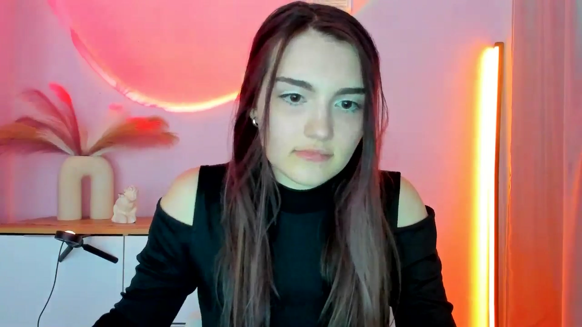 Gallery image thumbnail from JenyStone's myfreecams stream on, 03/12/2025, 14:39 image 9 of 20