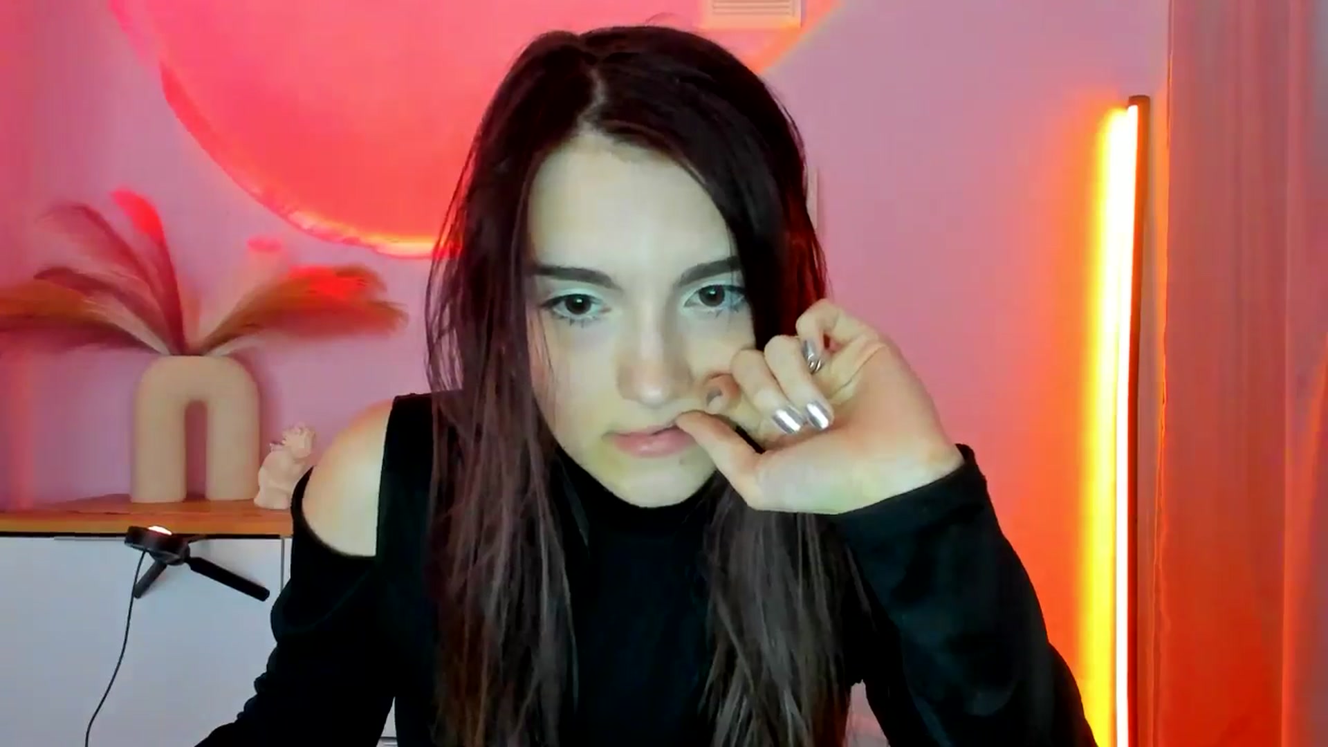 Gallery image thumbnail from JenyStone's myfreecams stream on, 03/12/2025, 14:39 image 5 of 20