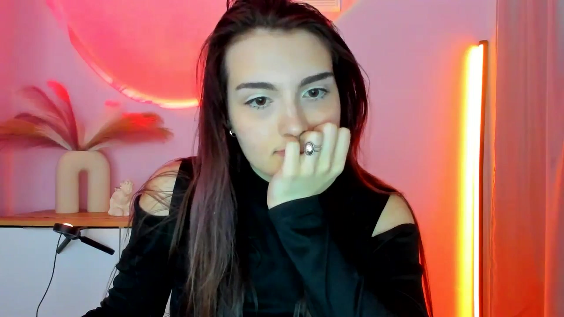 Gallery image thumbnail from JenyStone's myfreecams stream on, 03/12/2025, 15:01 image 16 of 20