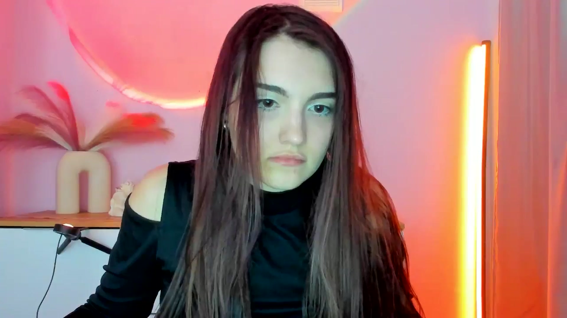 Gallery image thumbnail from JenyStone's myfreecams stream on, 03/12/2025, 15:01 image 2 of 20