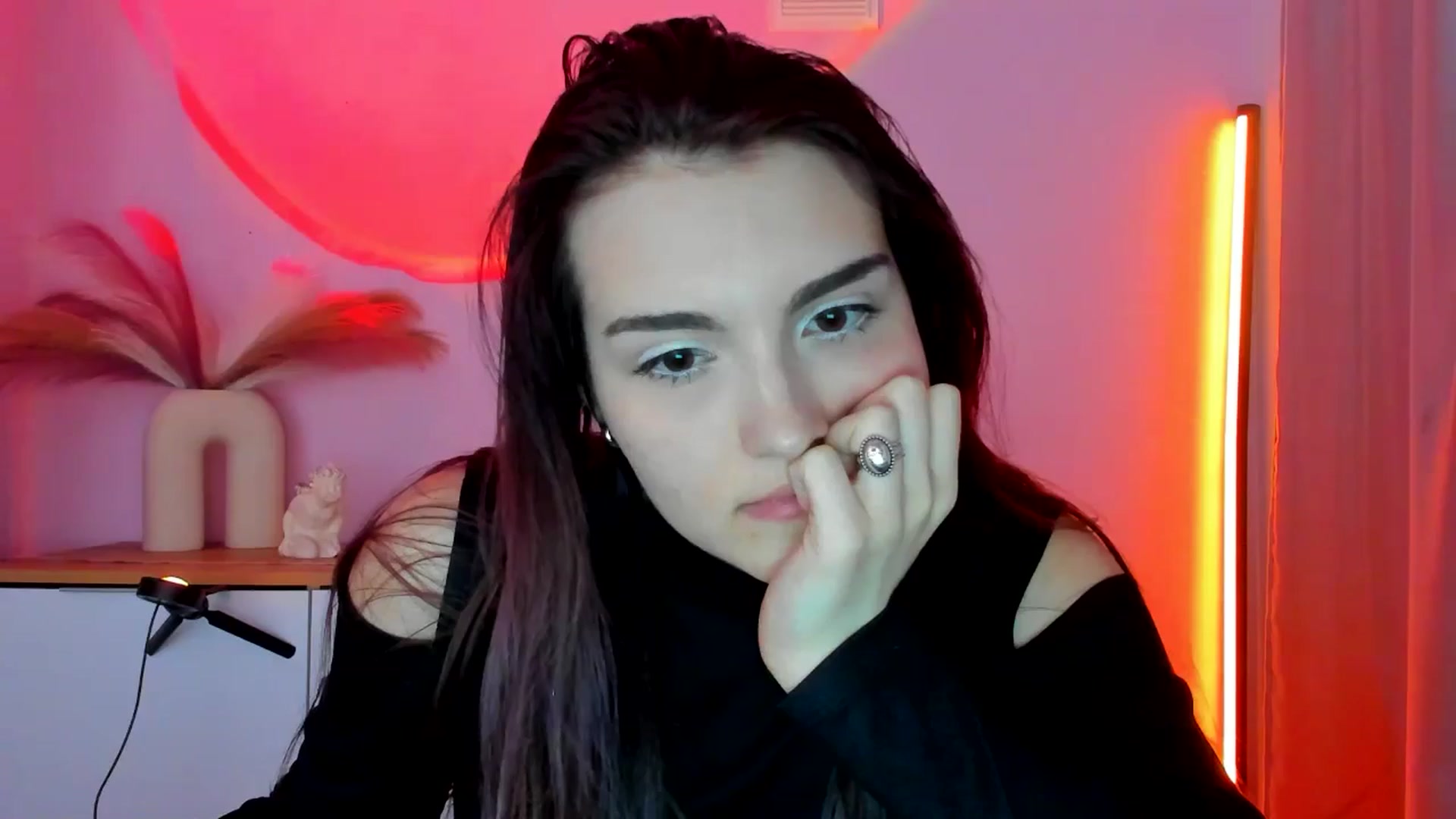 Gallery image thumbnail from JenyStone's myfreecams stream on, 03/12/2025, 15:01 image 15 of 20