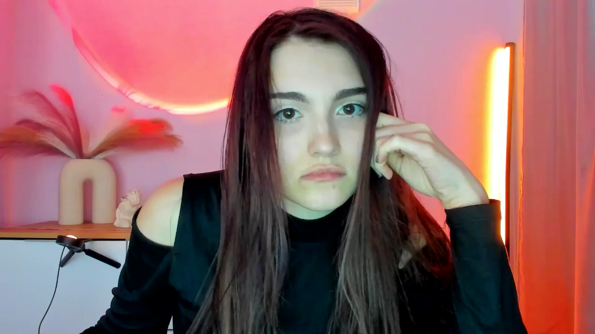 Gallery image thumbnail from JenyStone's myfreecams stream on, 03/12/2025, 15:01 image 1 of 20