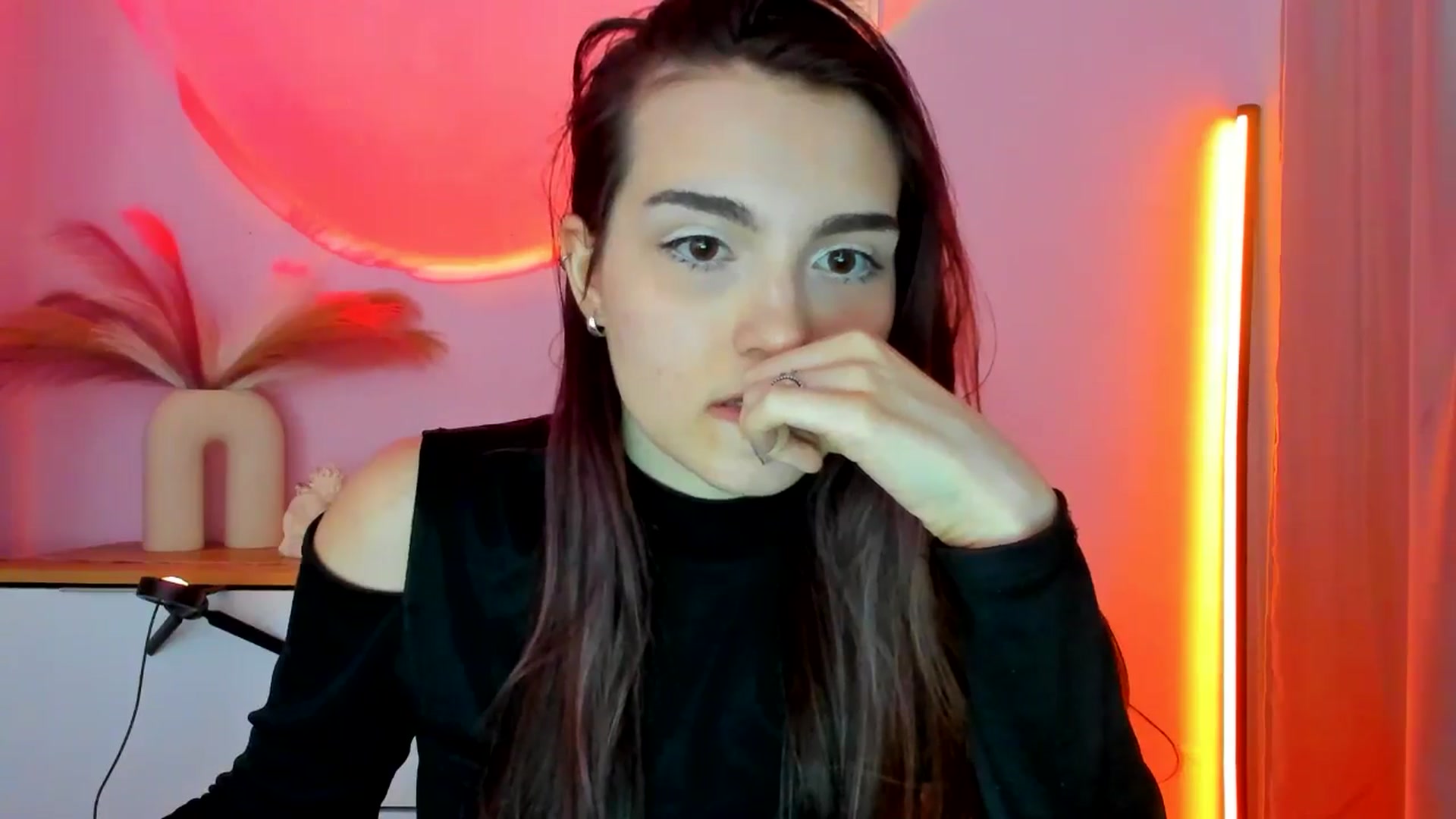 Gallery image thumbnail from JenyStone's myfreecams stream on, 03/12/2025, 15:01 image 3 of 20