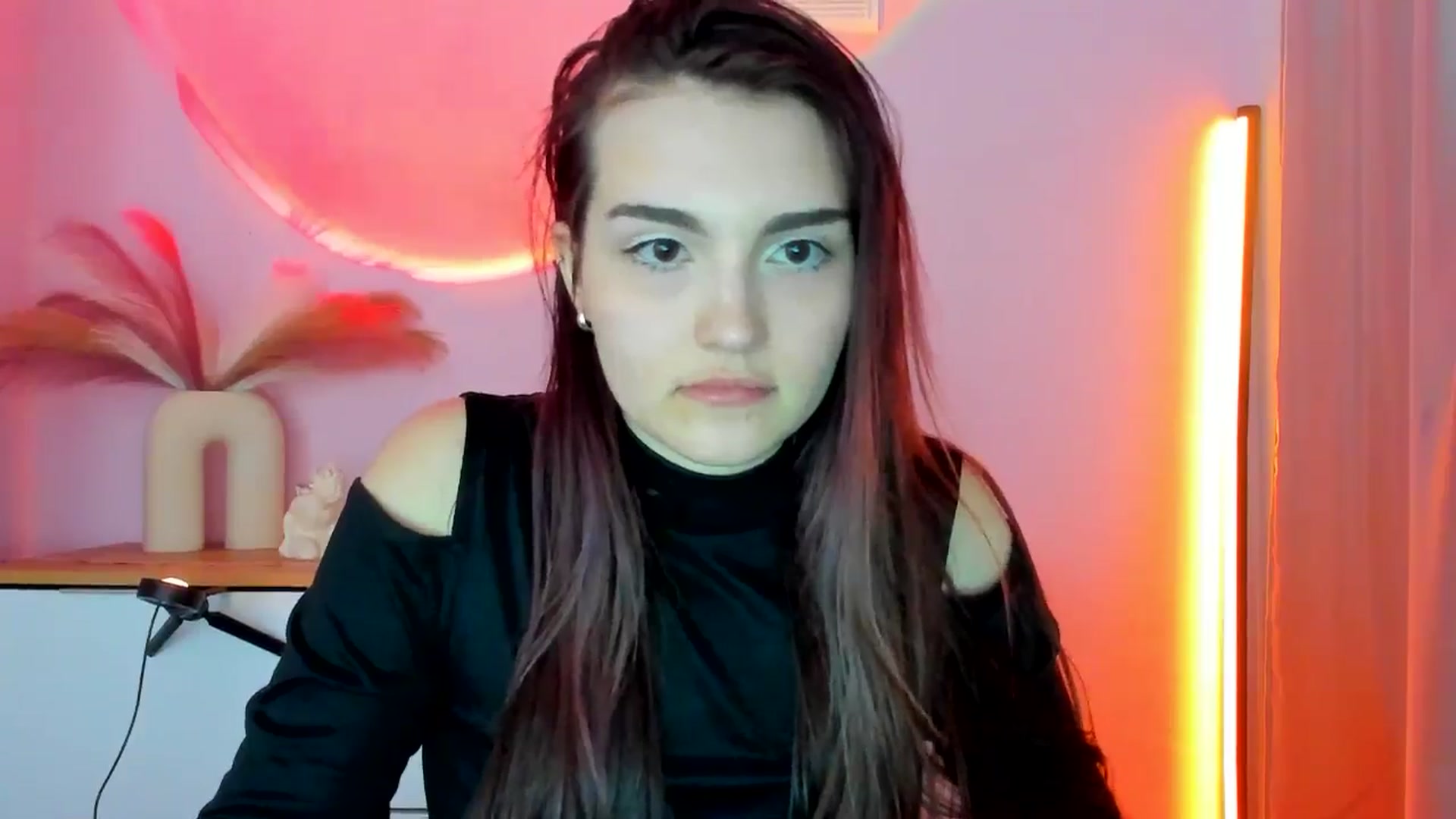 Gallery image thumbnail from JenyStone's myfreecams stream on, 03/12/2025, 15:01 image 6 of 20