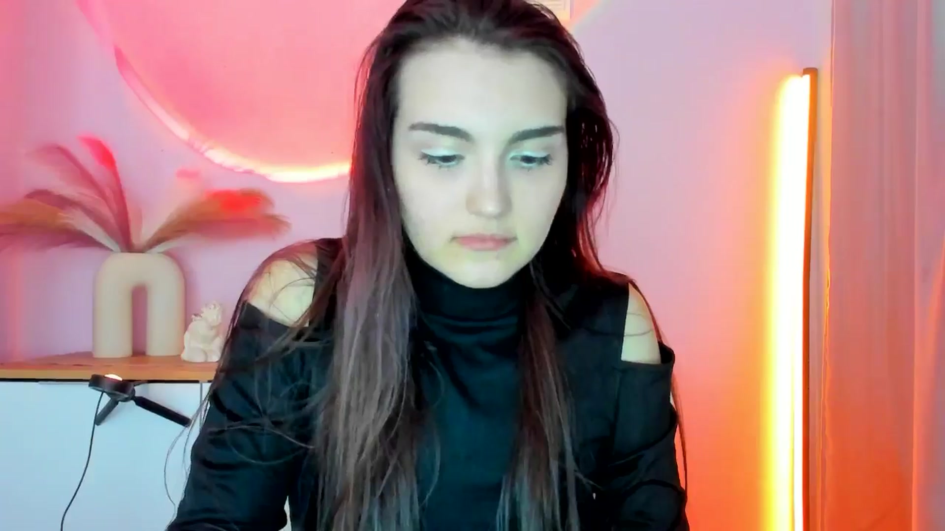 Gallery image thumbnail from JenyStone's myfreecams stream on, 03/12/2025, 15:01 image 12 of 20
