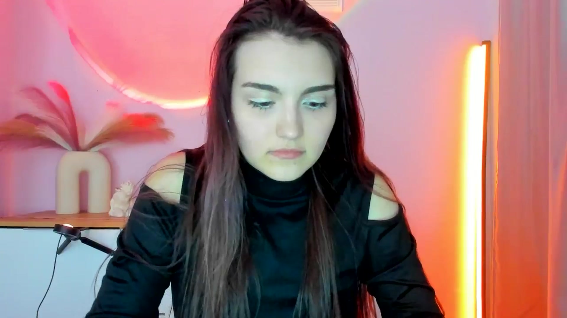 Gallery image thumbnail from JenyStone's myfreecams stream on, 03/12/2025, 15:01 image 20 of 20