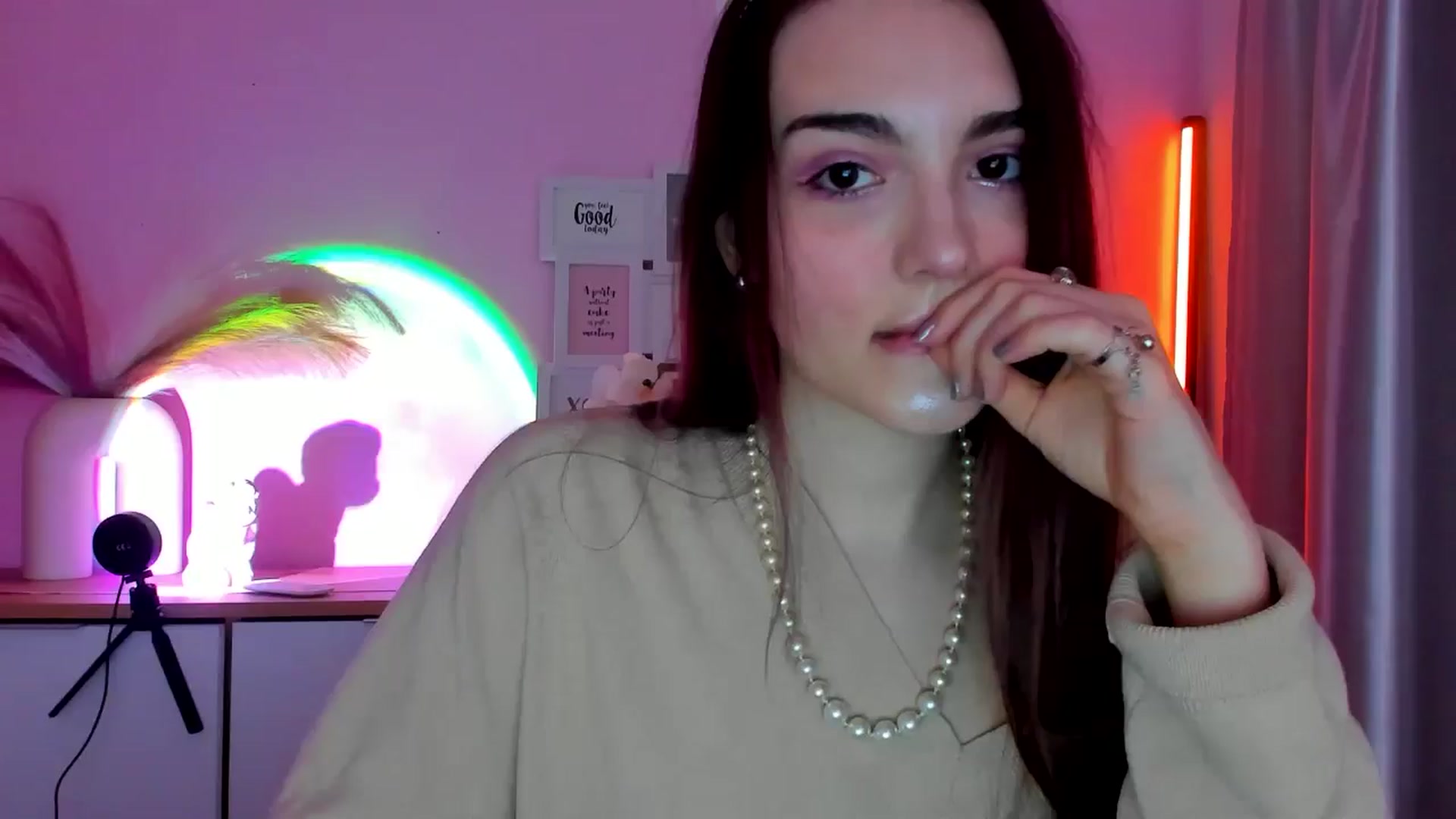 Gallery image thumbnail from JenyStone's myfreecams stream on, 03/14/2025, 10:22 image 10 of 20