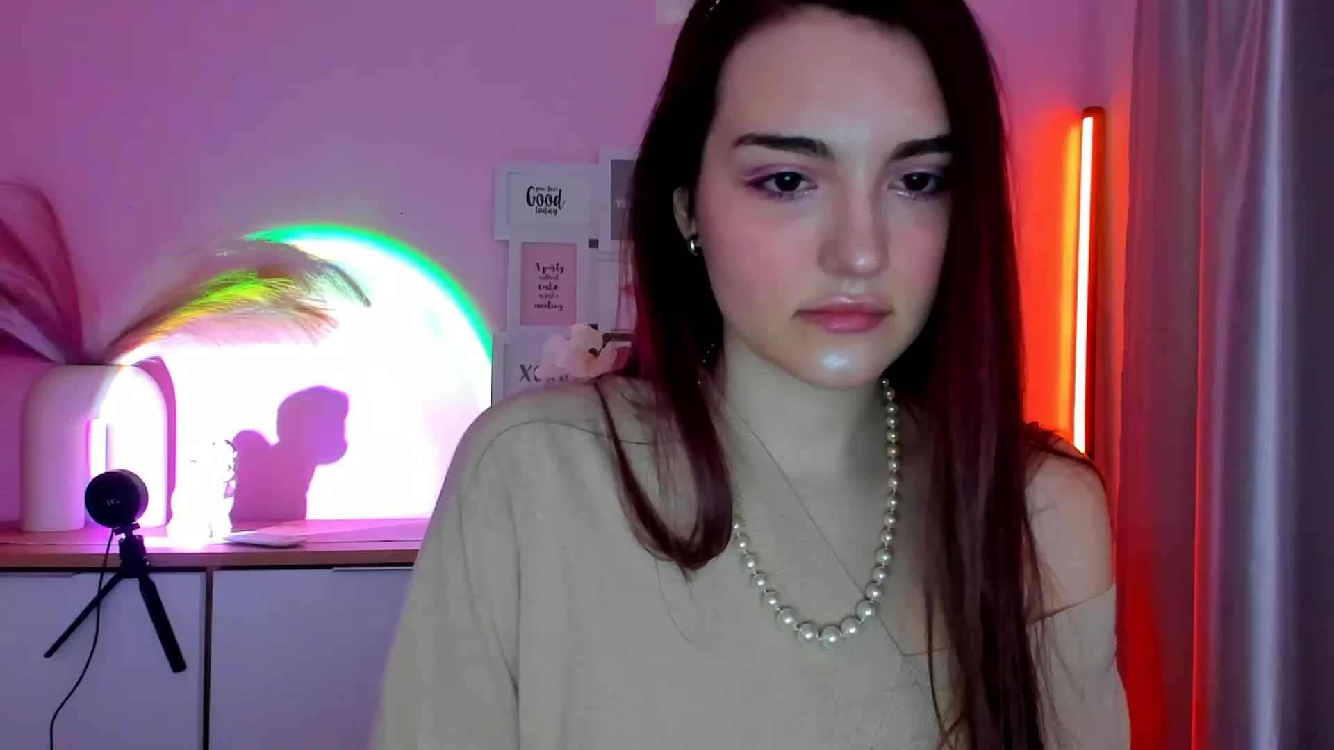 Gallery image thumbnail from JenyStone's myfreecams stream on, 03/14/2025, 10:22 image 12 of 20