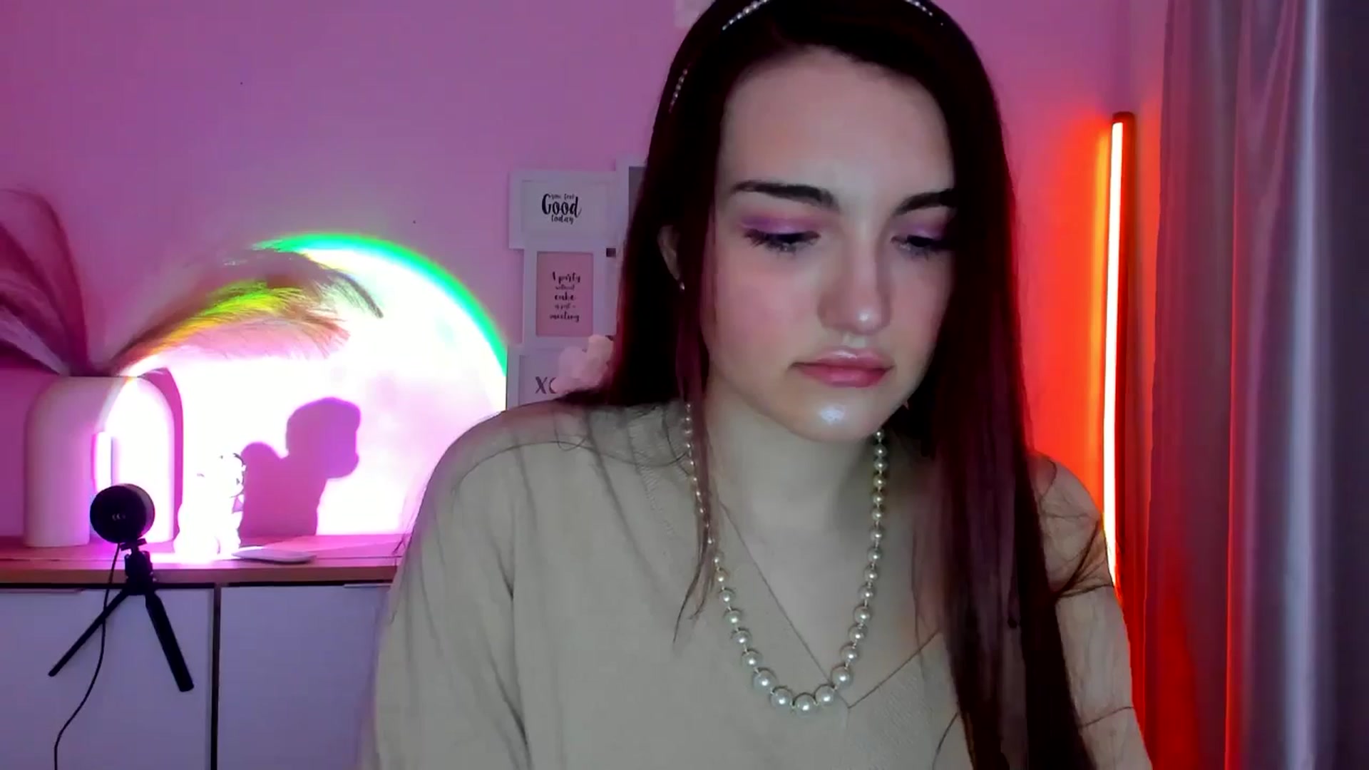 Gallery image thumbnail from JenyStone's myfreecams stream on, 03/14/2025, 10:22 image 3 of 20