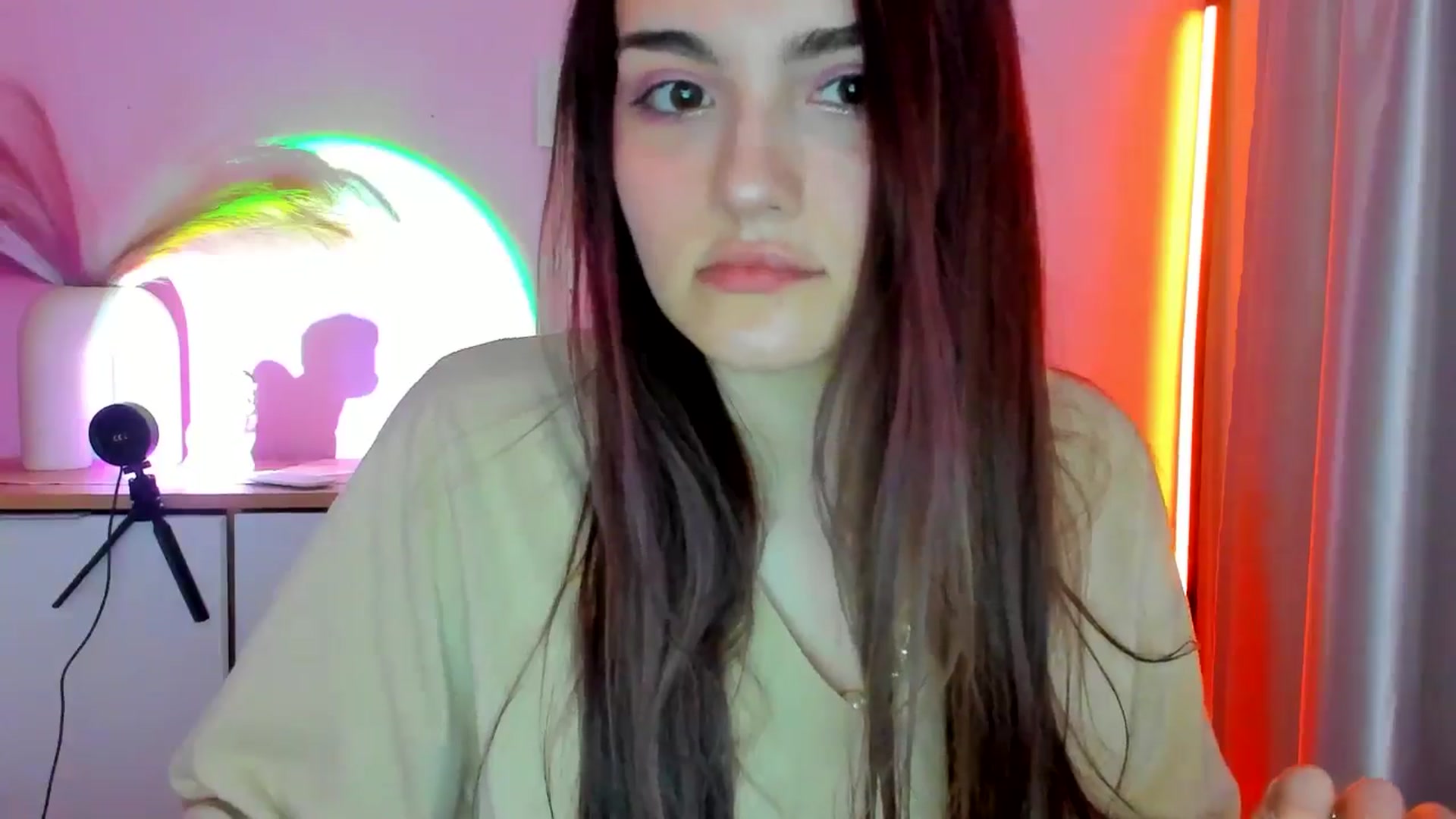 Gallery image thumbnail from JenyStone's myfreecams stream on, 03/14/2025, 11:21 image 13 of 20