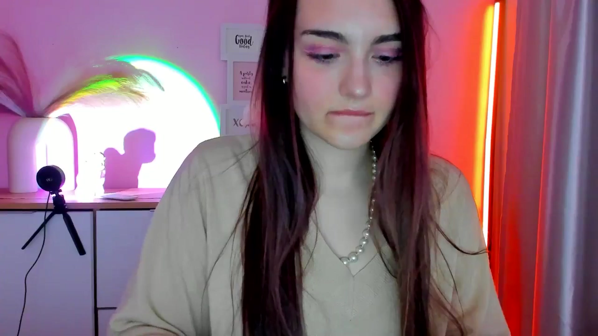 Gallery image thumbnail from JenyStone's myfreecams stream on, 03/14/2025, 11:21 image 11 of 20