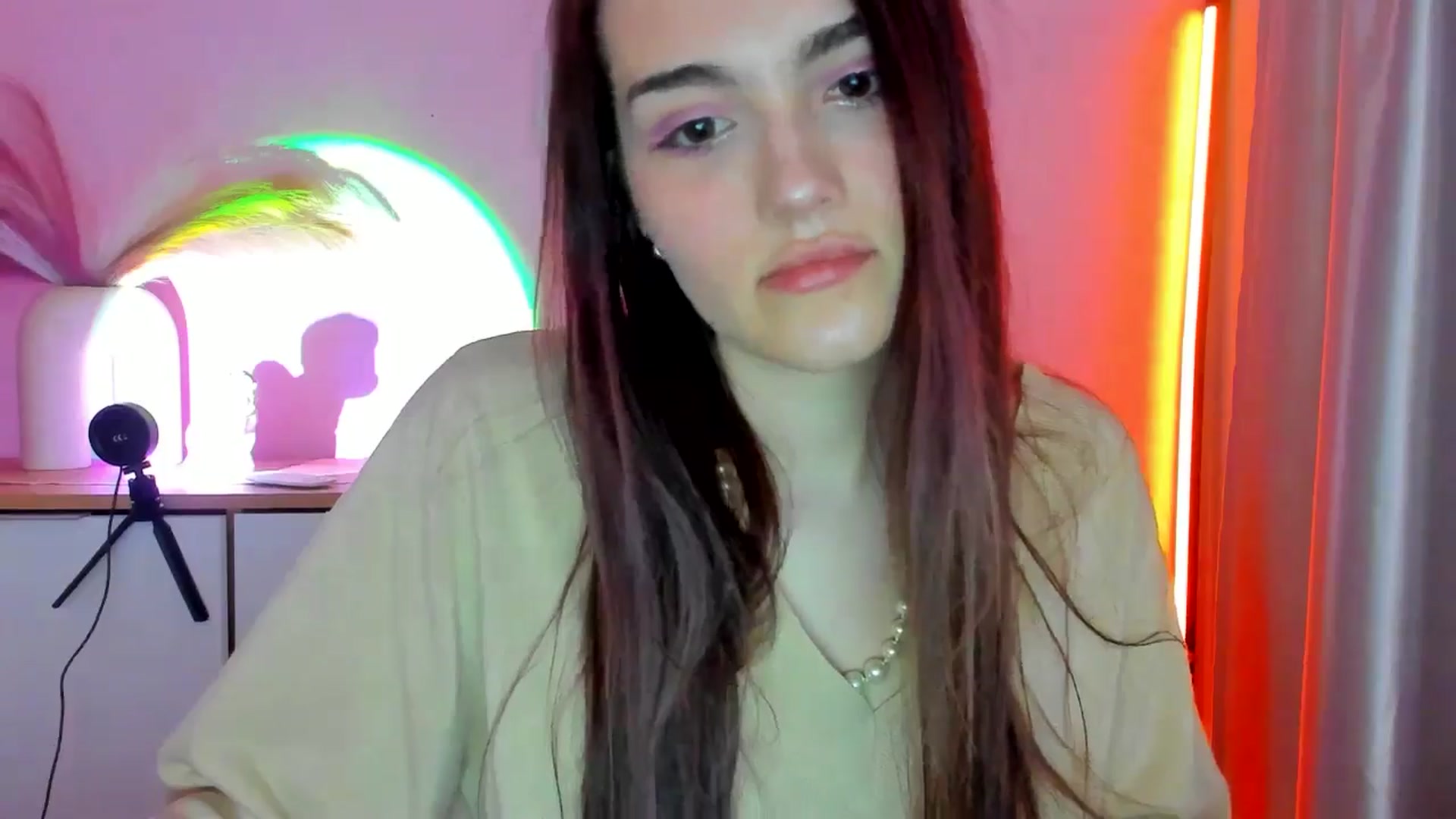Gallery image thumbnail from JenyStone's myfreecams stream on, 03/14/2025, 11:21 image 14 of 20