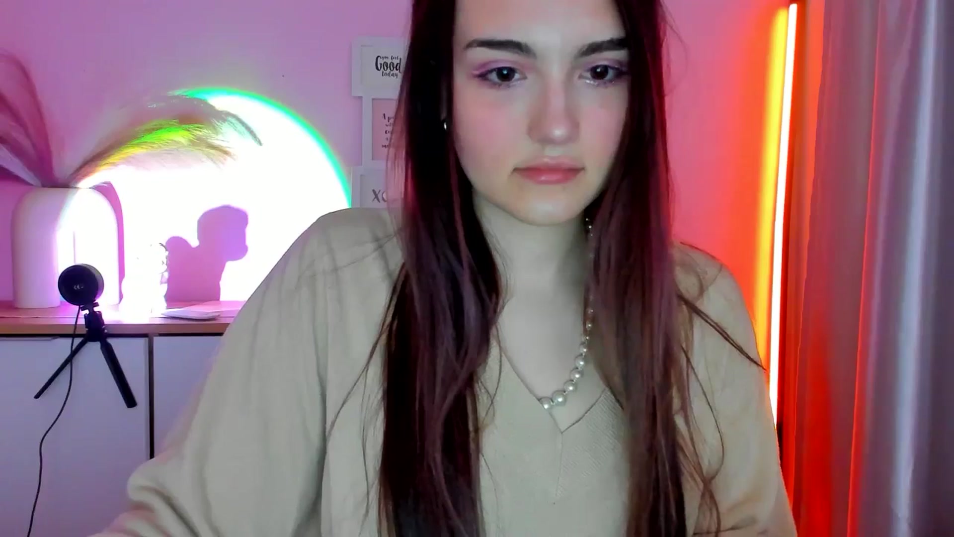 Gallery image thumbnail from JenyStone's myfreecams stream on, 03/14/2025, 11:21 image 9 of 20