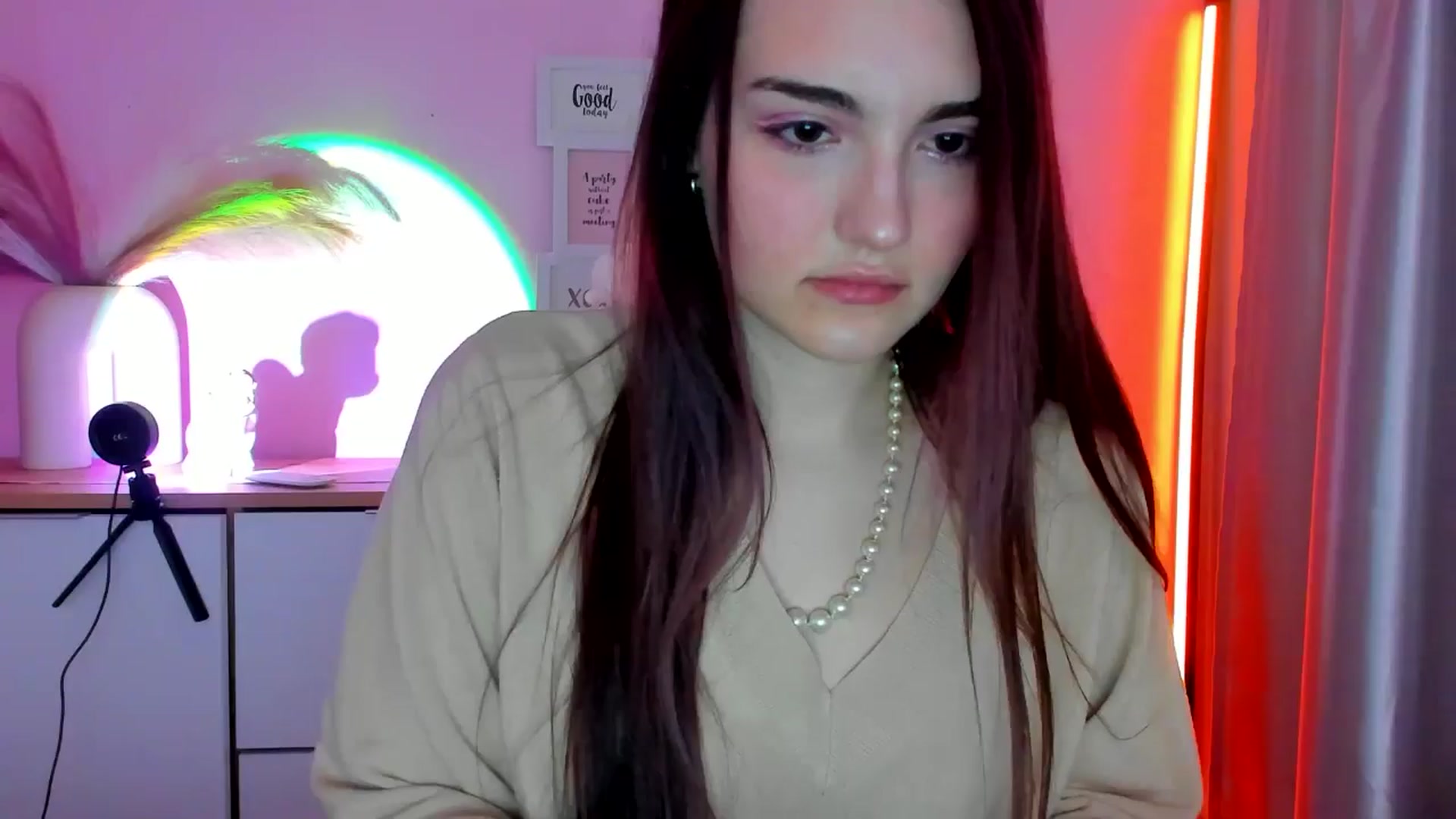 Gallery image thumbnail from JenyStone's myfreecams stream on, 03/14/2025, 11:21 image 1 of 20