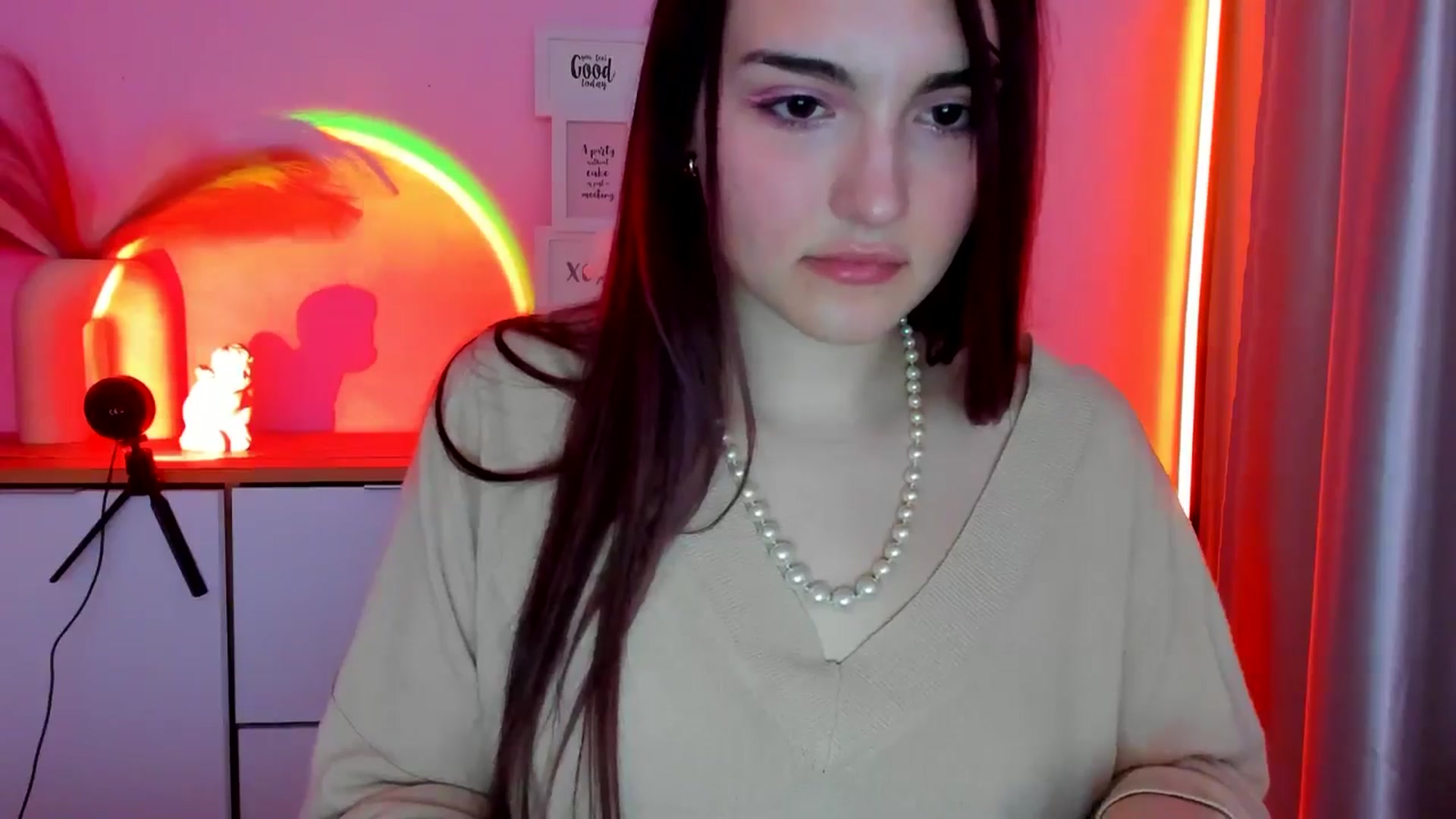 Gallery image thumbnail from JenyStone's myfreecams stream on, 03/14/2025, 12:20 image 13 of 20