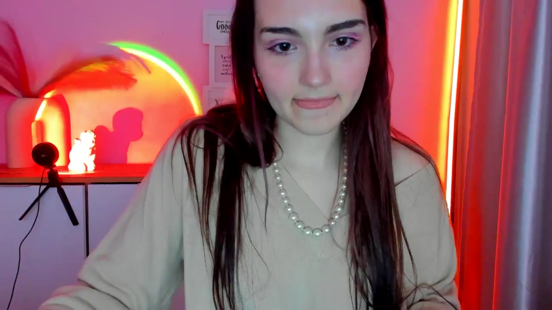 Gallery image thumbnail from JenyStone's myfreecams stream on, 03/14/2025, 12:20 image 8 of 20