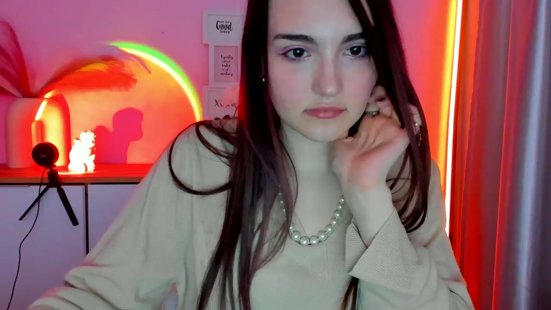Gallery image thumbnail from JenyStone's myfreecams stream on, 03/14/2025, 12:20 image 18 of 20