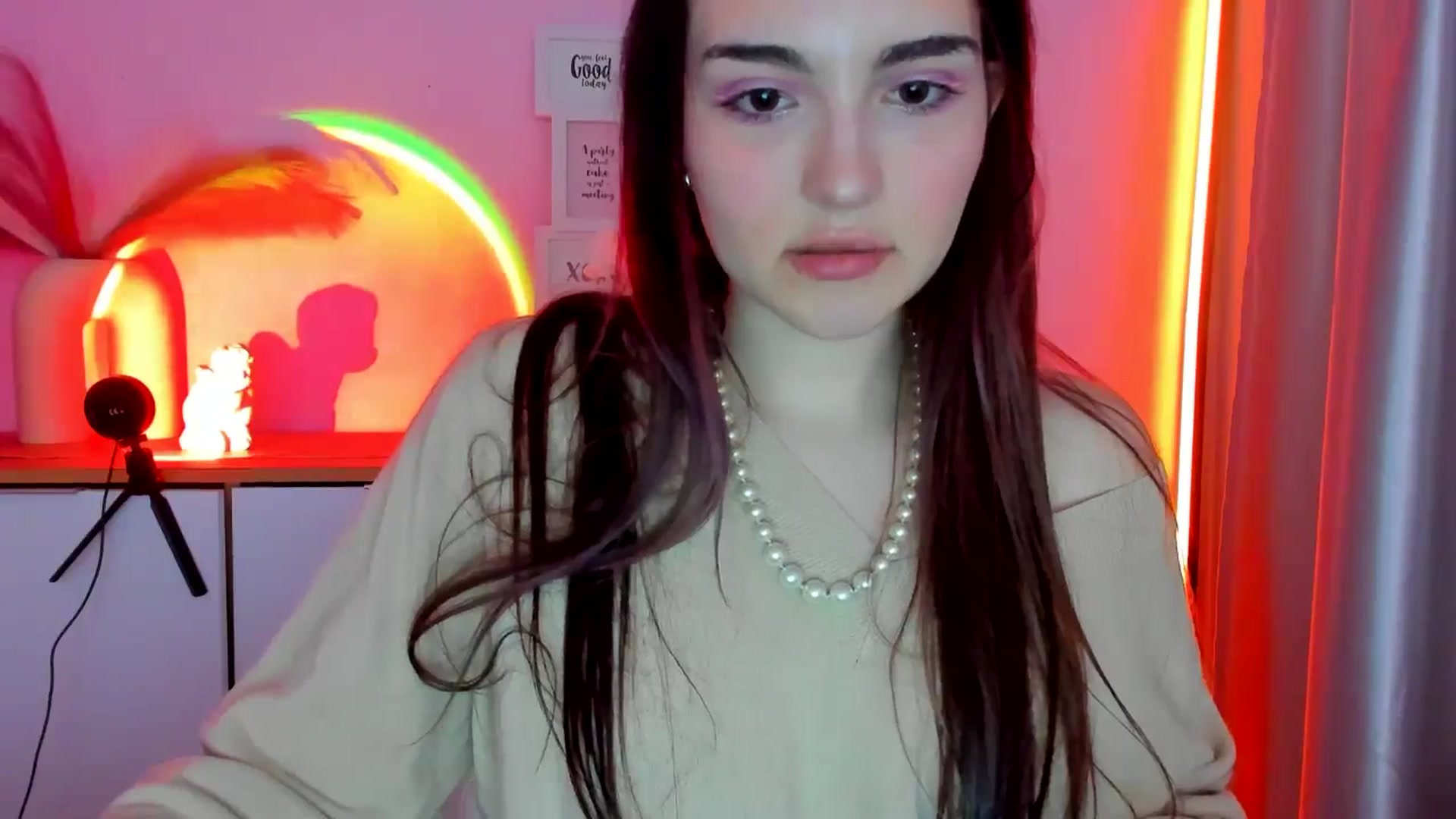 Gallery image thumbnail from JenyStone's myfreecams stream on, 03/14/2025, 12:20 image 11 of 20