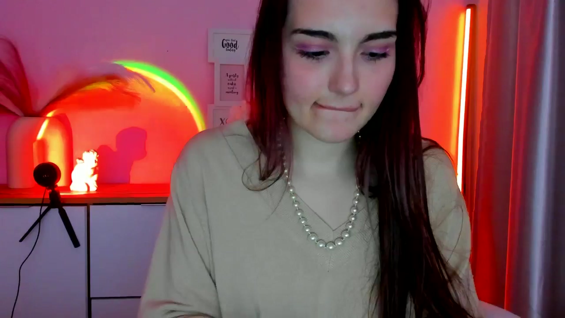 Gallery image thumbnail from JenyStone's myfreecams stream on, 03/14/2025, 12:57 image 18 of 20