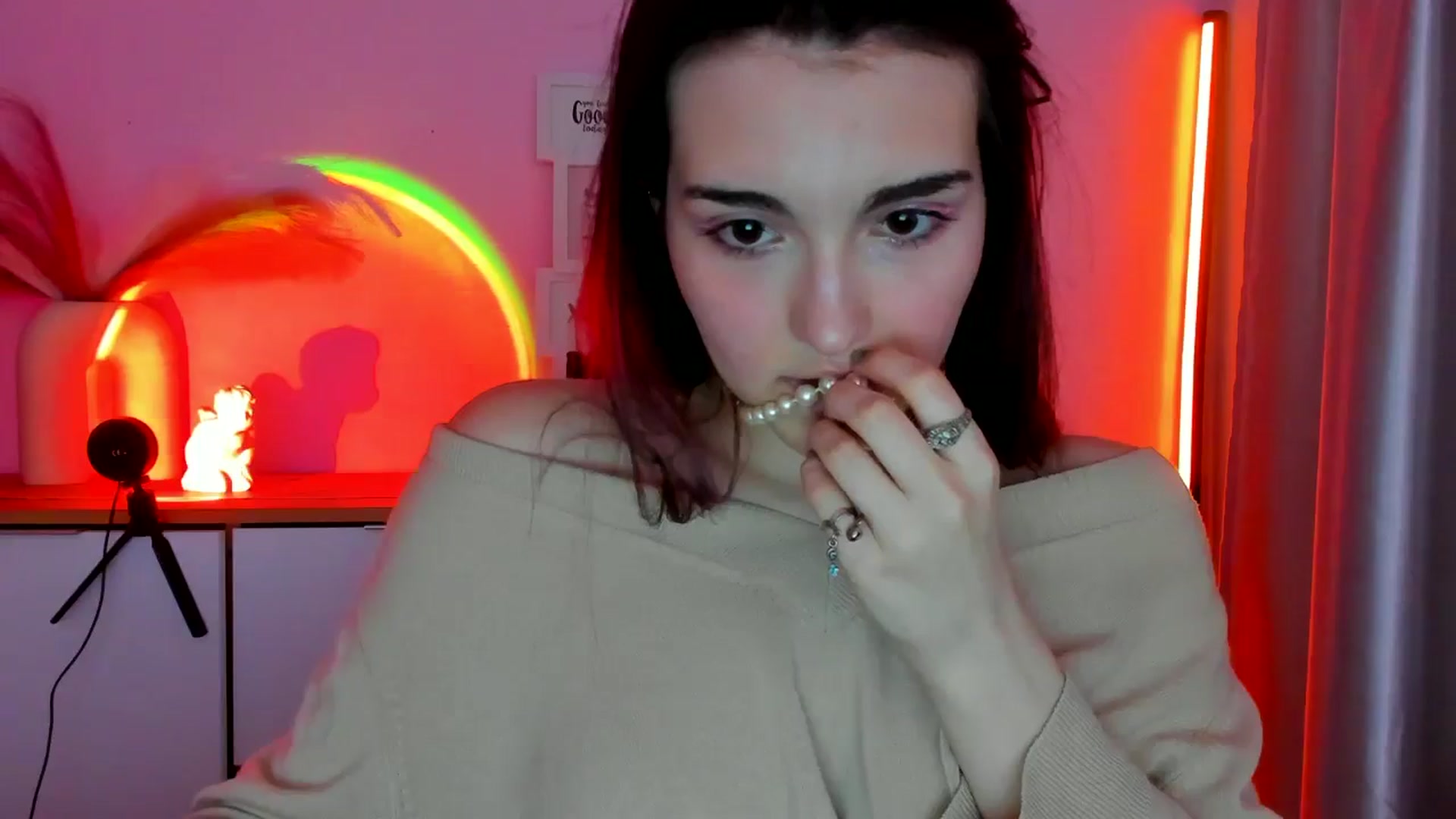 Gallery image thumbnail from JenyStone's myfreecams stream on, 03/14/2025, 12:57 image 13 of 20