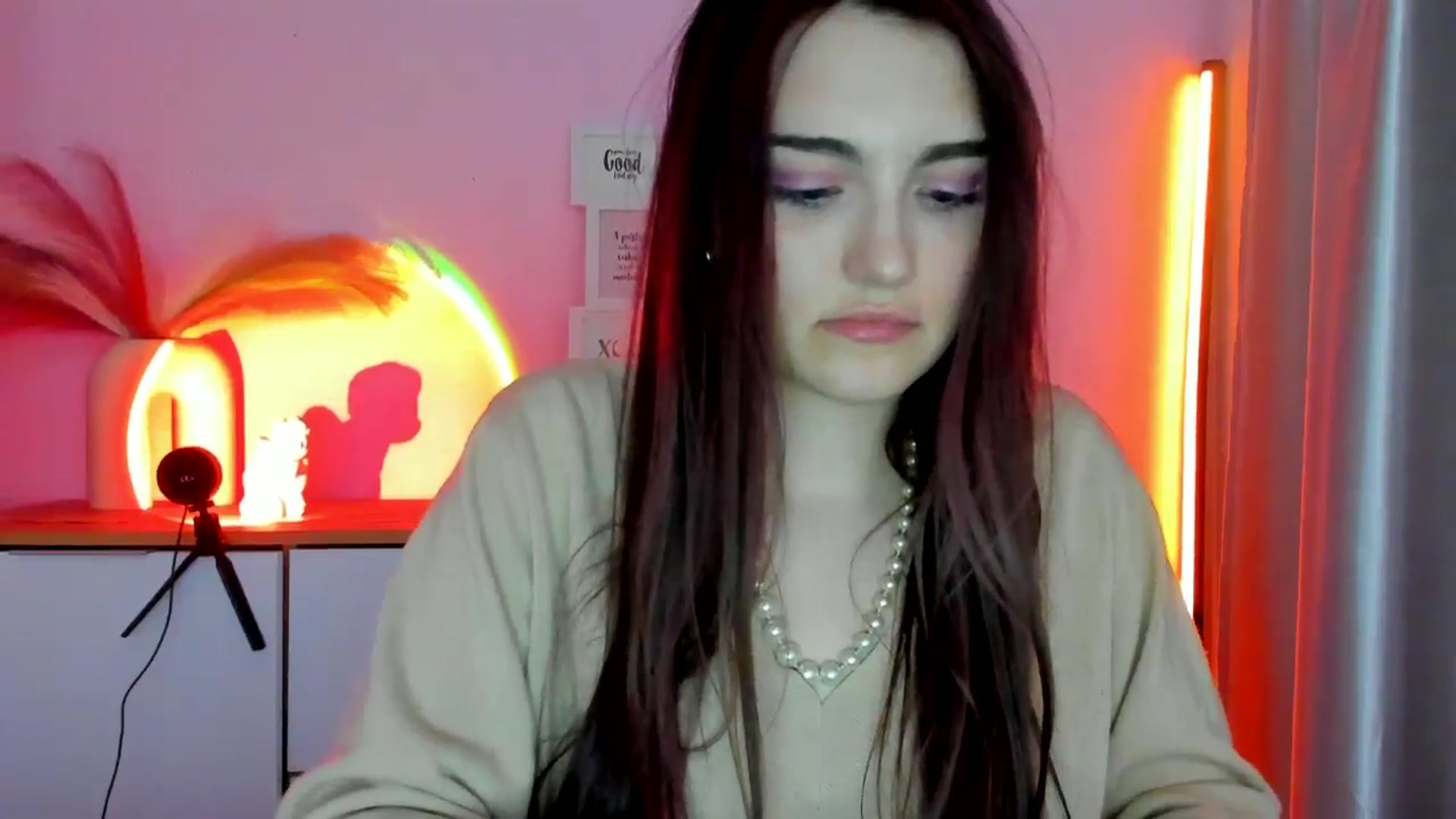 Gallery image thumbnail from JenyStone's myfreecams stream on, 03/14/2025, 13:56 image 14 of 20