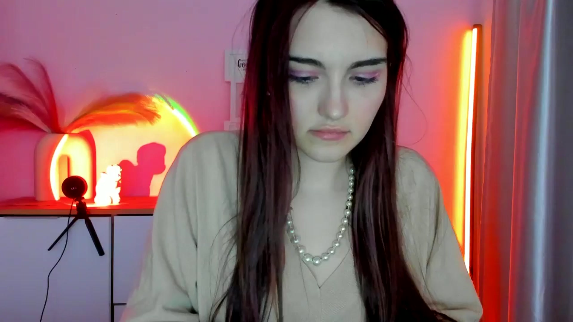 Gallery image thumbnail from JenyStone's myfreecams stream on, 03/14/2025, 13:56 image 12 of 20
