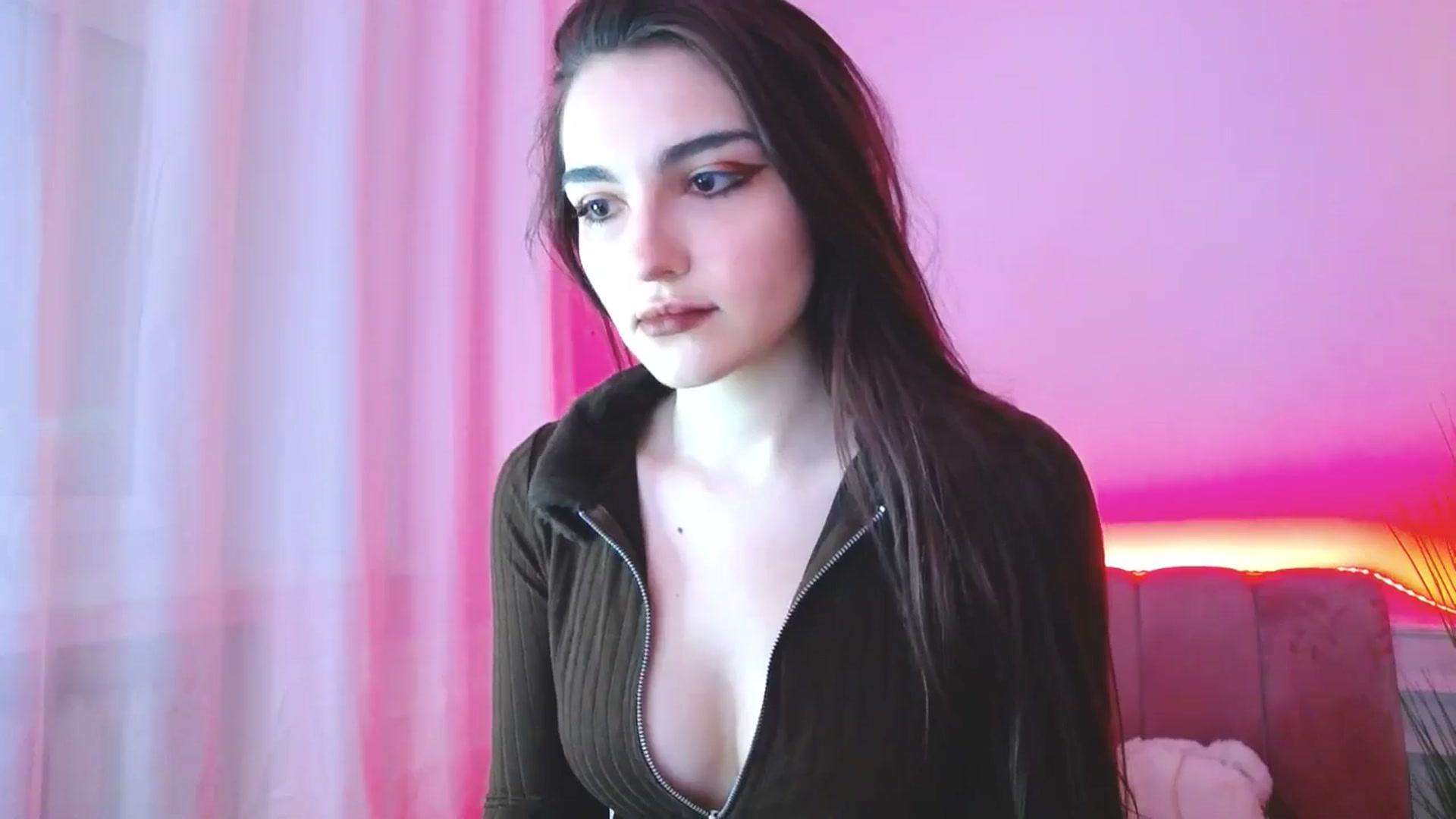 Gallery image thumbnail from JenyStone's myfreecams stream on, 03/16/2025, 11:37 image 18 of 20