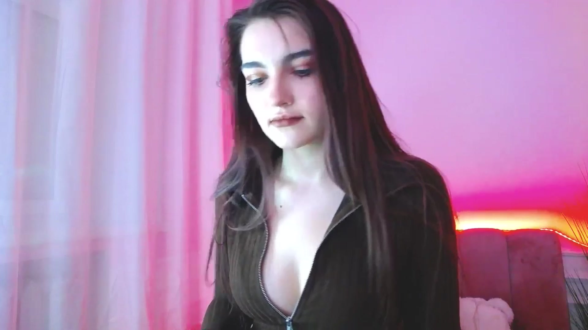 Gallery image thumbnail from JenyStone's myfreecams stream on, 03/16/2025, 11:37 image 17 of 20